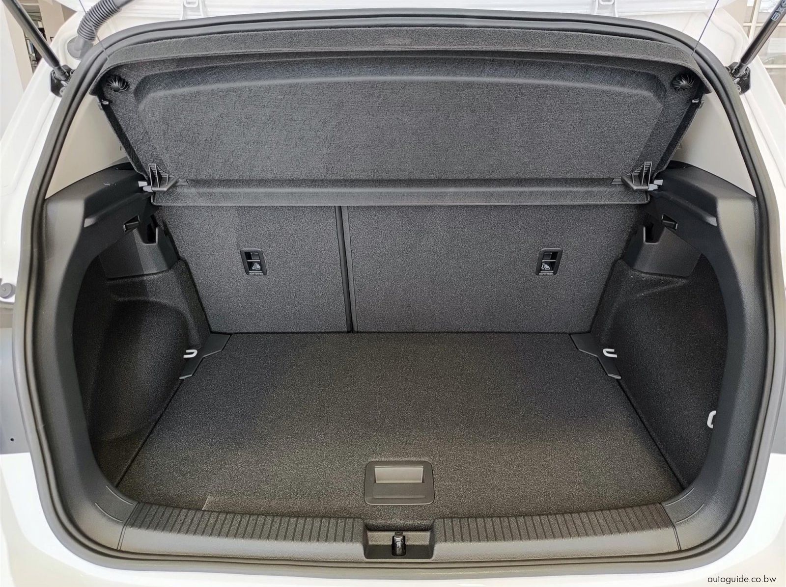2026 Volkswagen T-Cross 1.0L TSi 85kW pictures