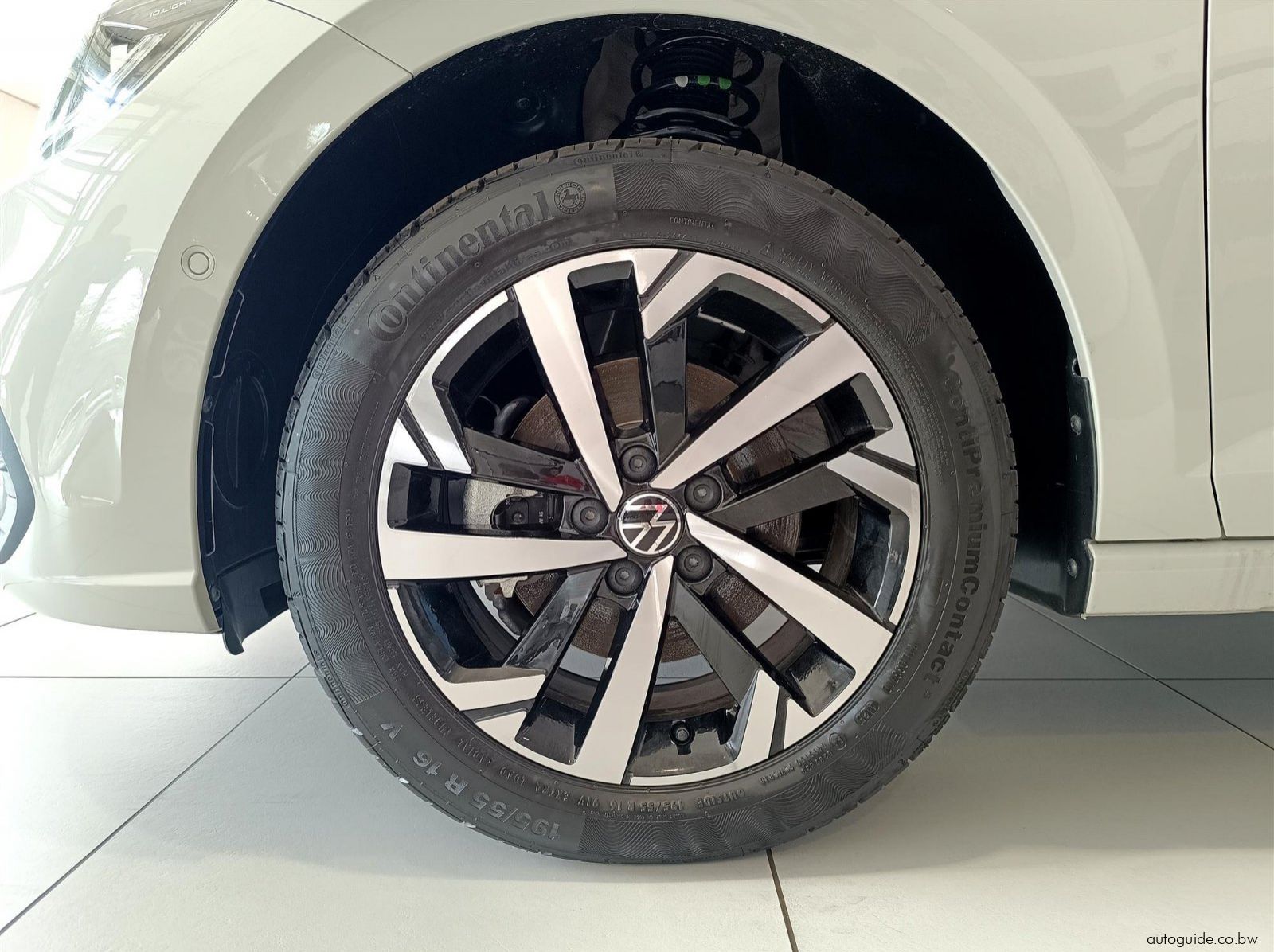 2025 Volkswagen Polo 1.0TSI Life DSG pictures