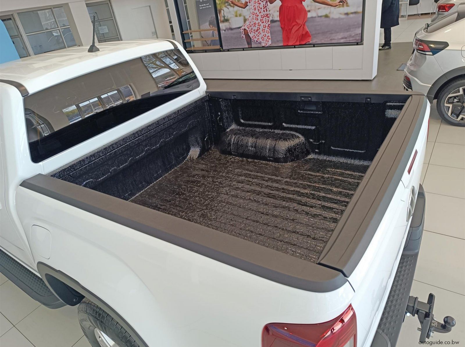 2026 Volkswagen Amarok Base 2.0TDi A/T 4x2 pictures