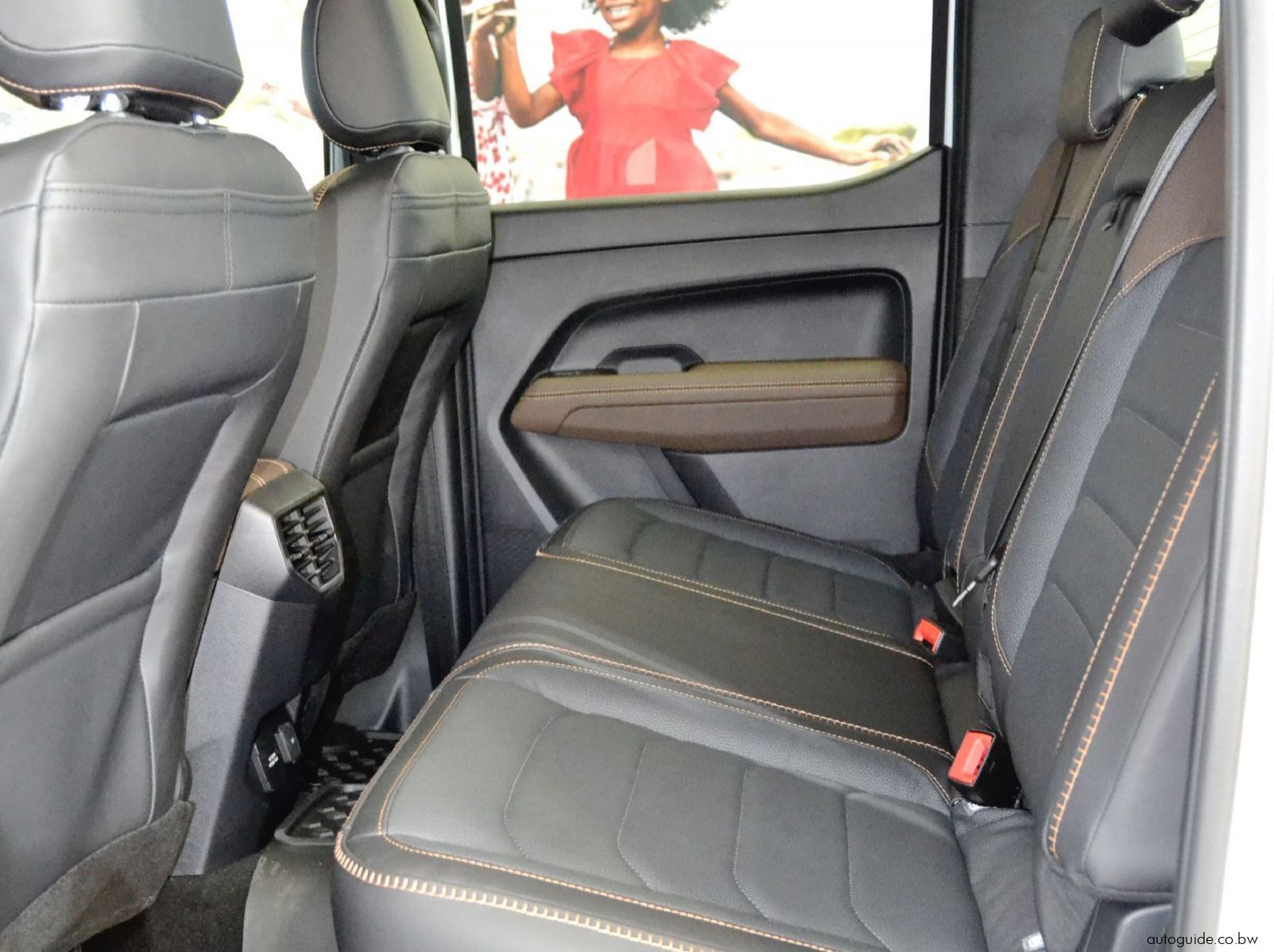 2025 Volkswagen Amarok Pan Americana 4Motion pictures