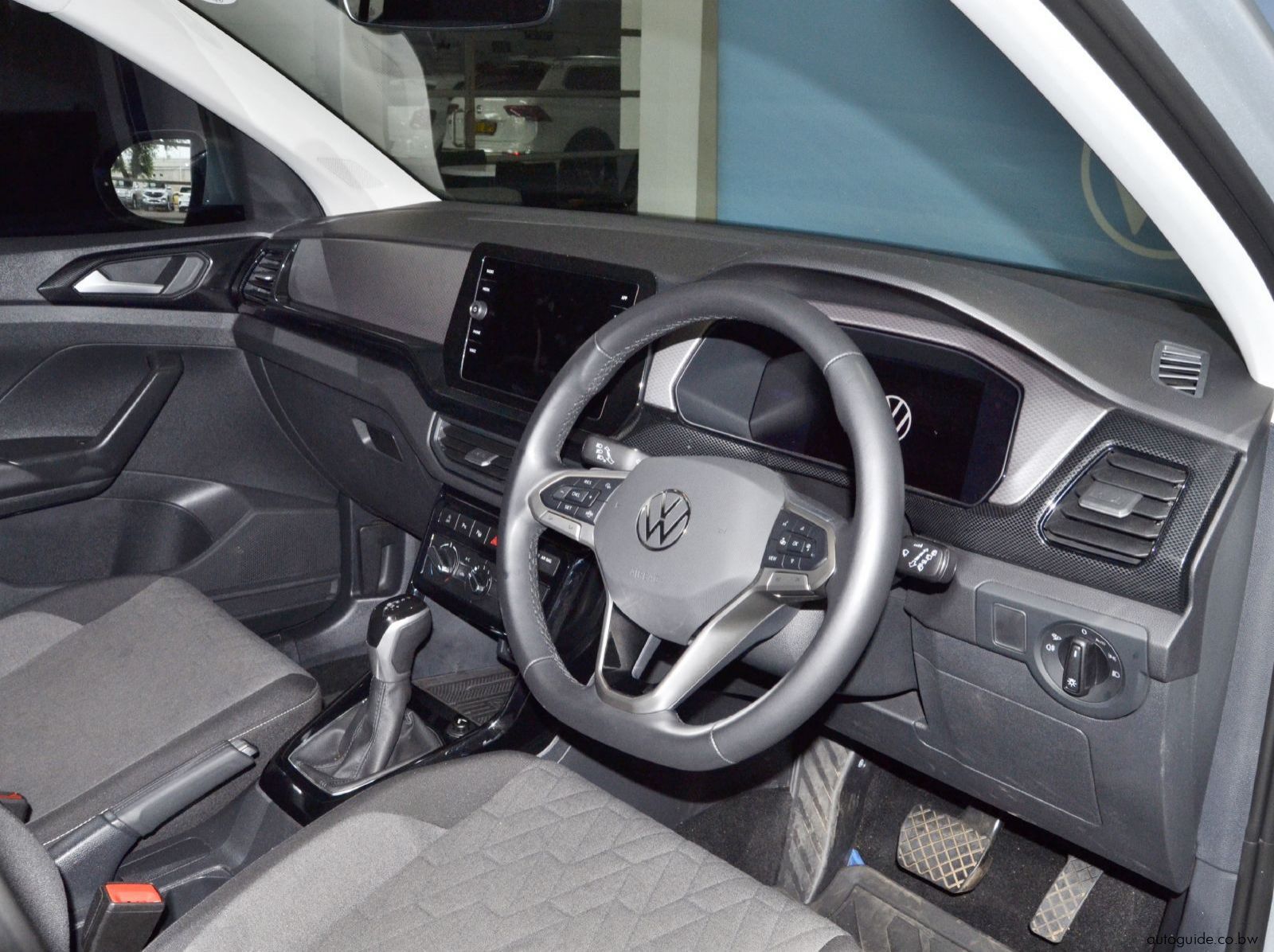 2025 Volkswagen T-Cross Life pictures