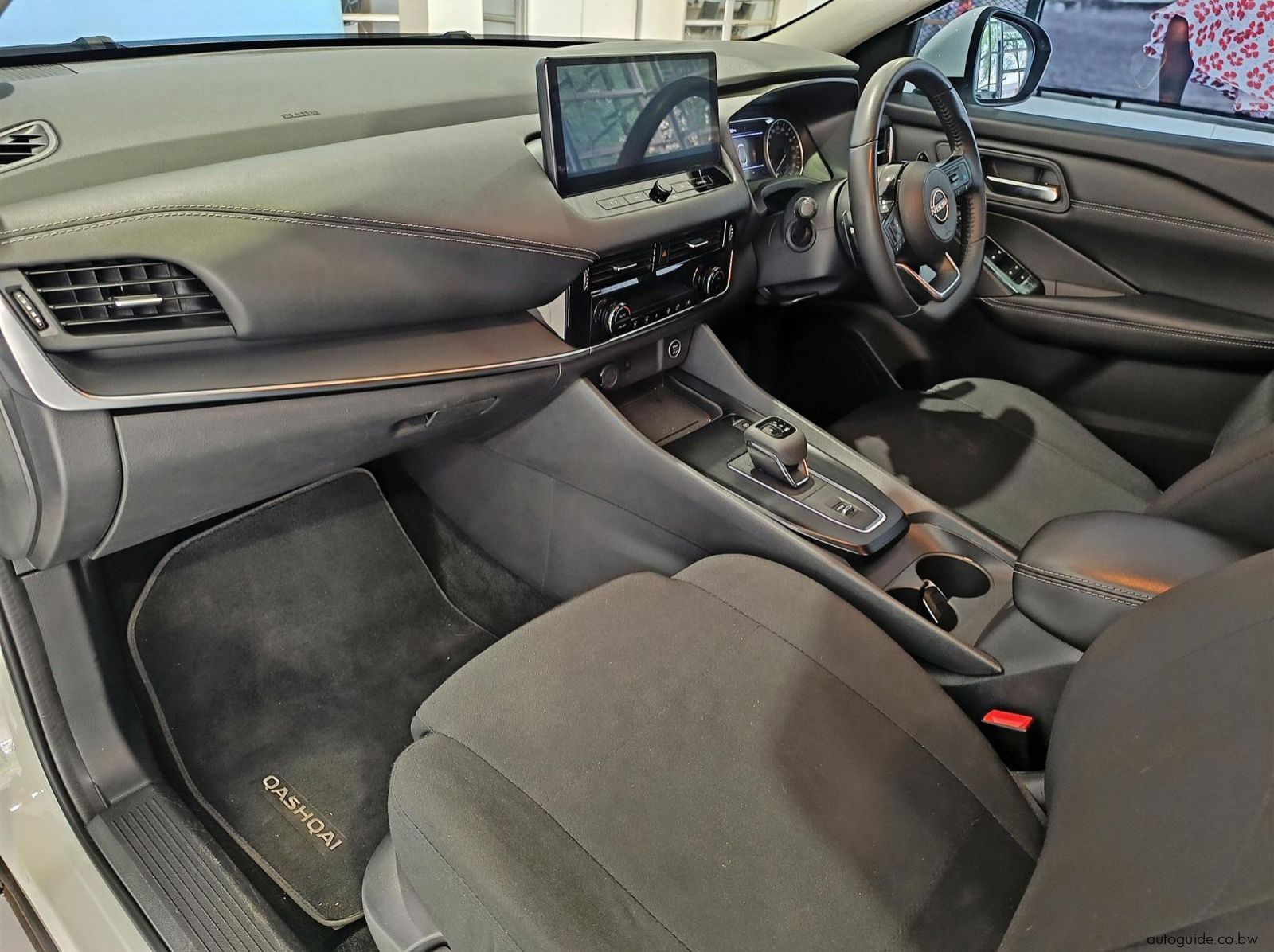 2023 Nissan Quashqai Acenta pictures