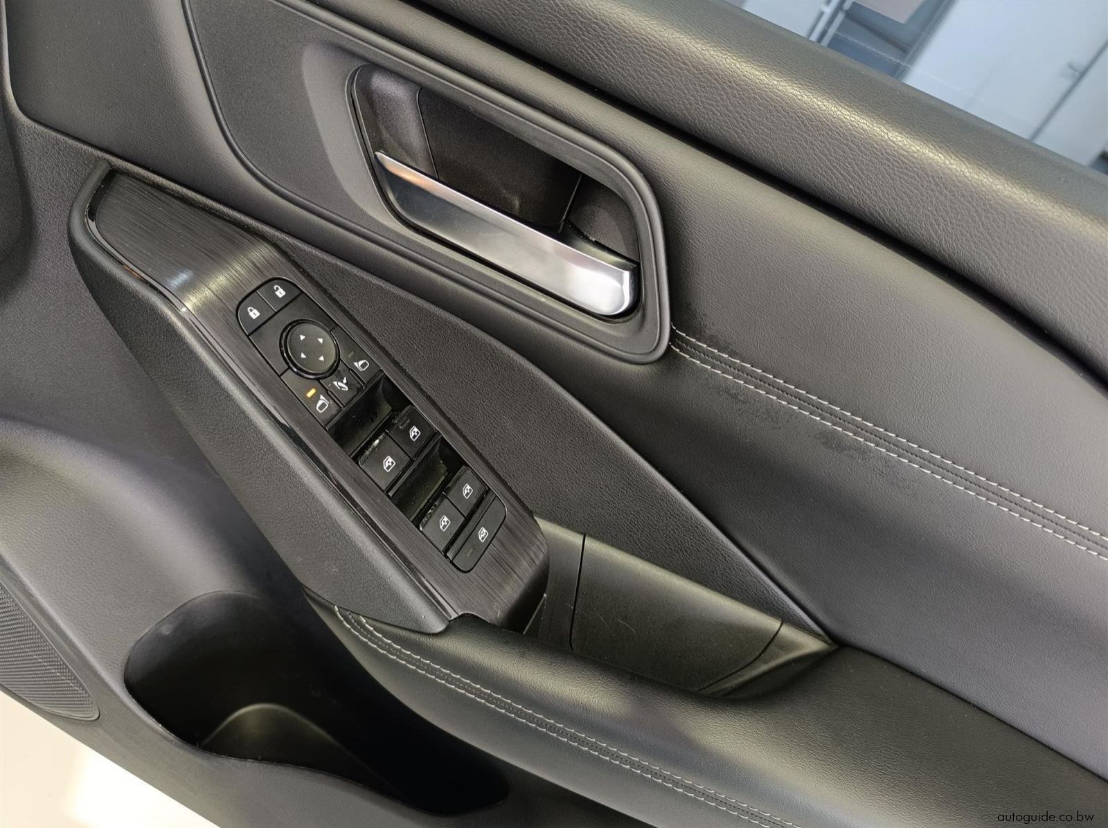 2023 Nissan Quashqai Acenta pictures