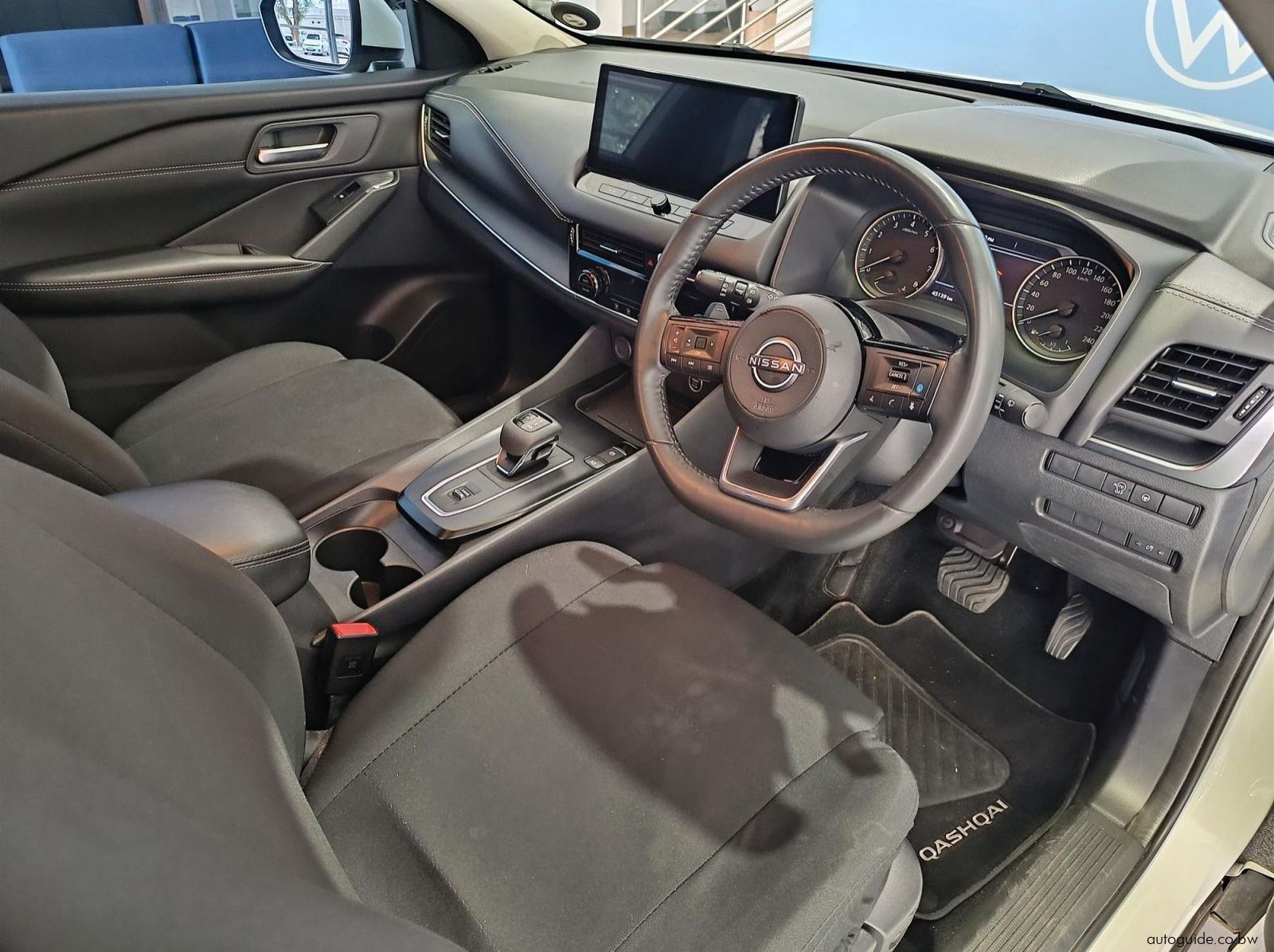2023 Nissan Quashqai Acenta pictures