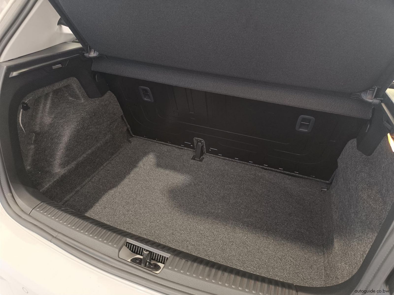 2025 Volkswagen Polo Vivo Life 1.4L pictures