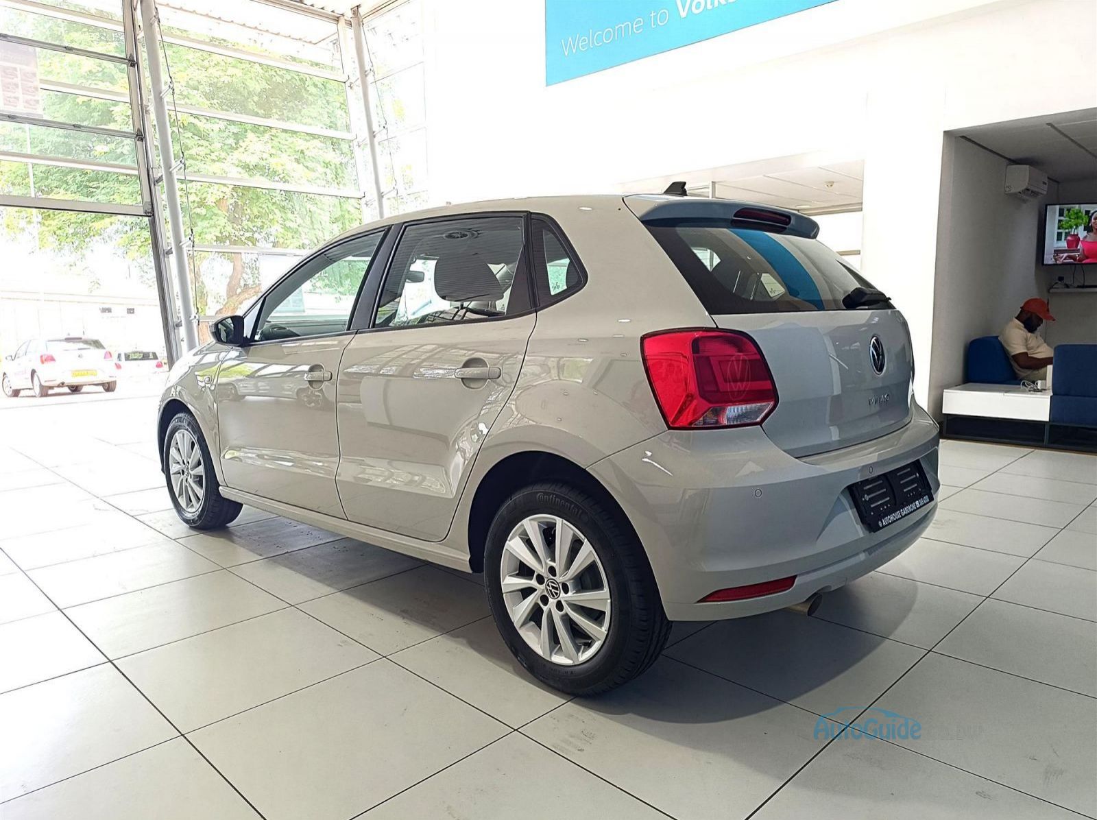 2025 Volkswagen Polo Vivo Life 1.4L pictures