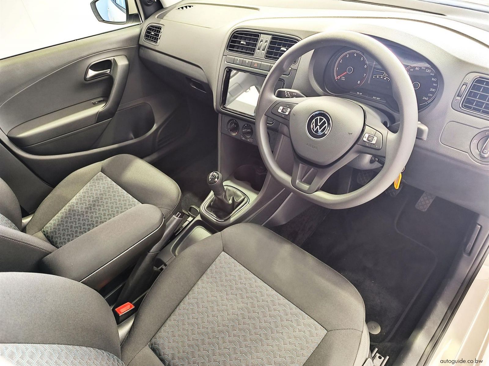 2025 Volkswagen Polo Vivo Life 1.4L pictures