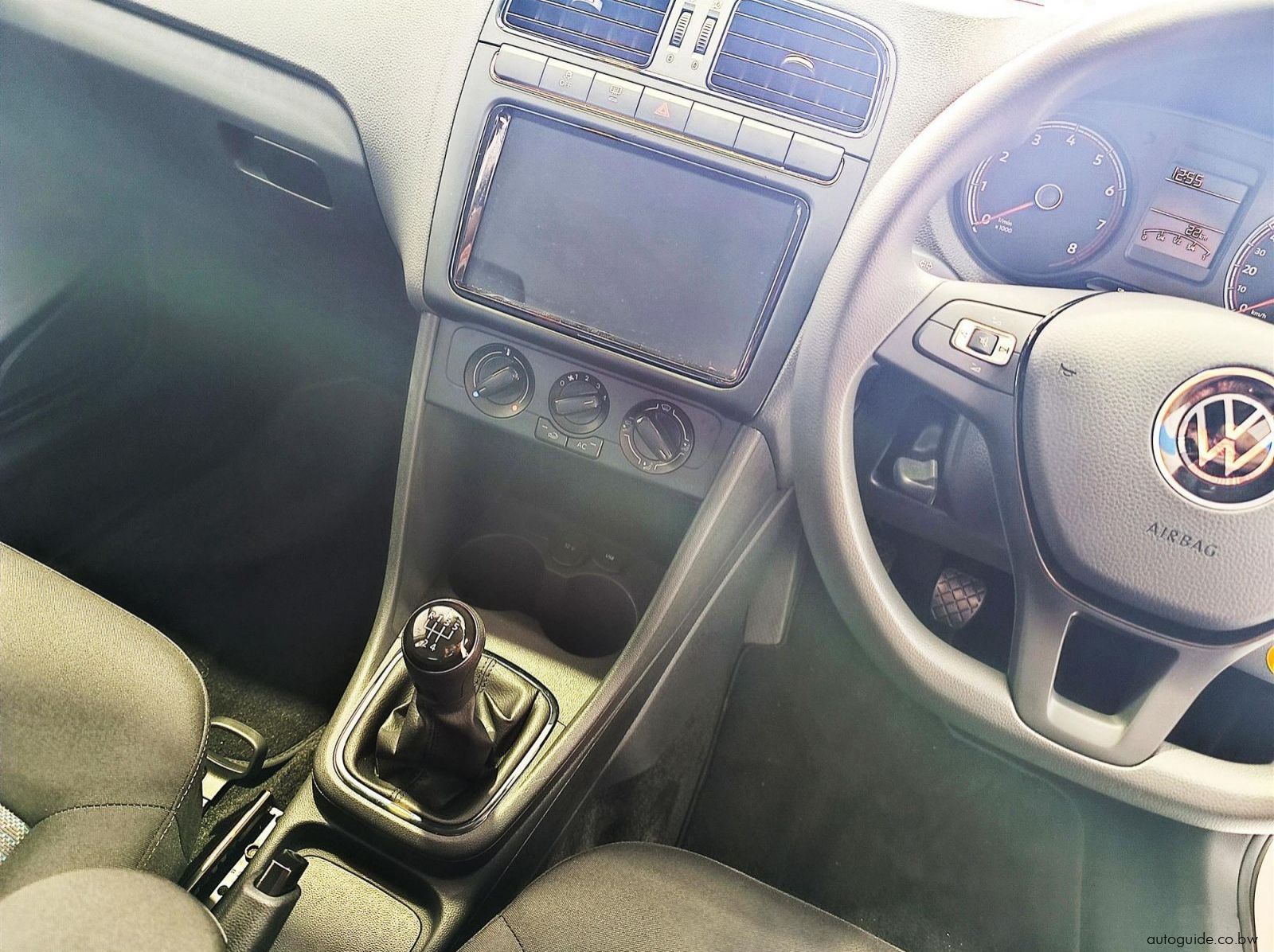 2025 Volkswagen Polo Vivo Life 1.4L pictures