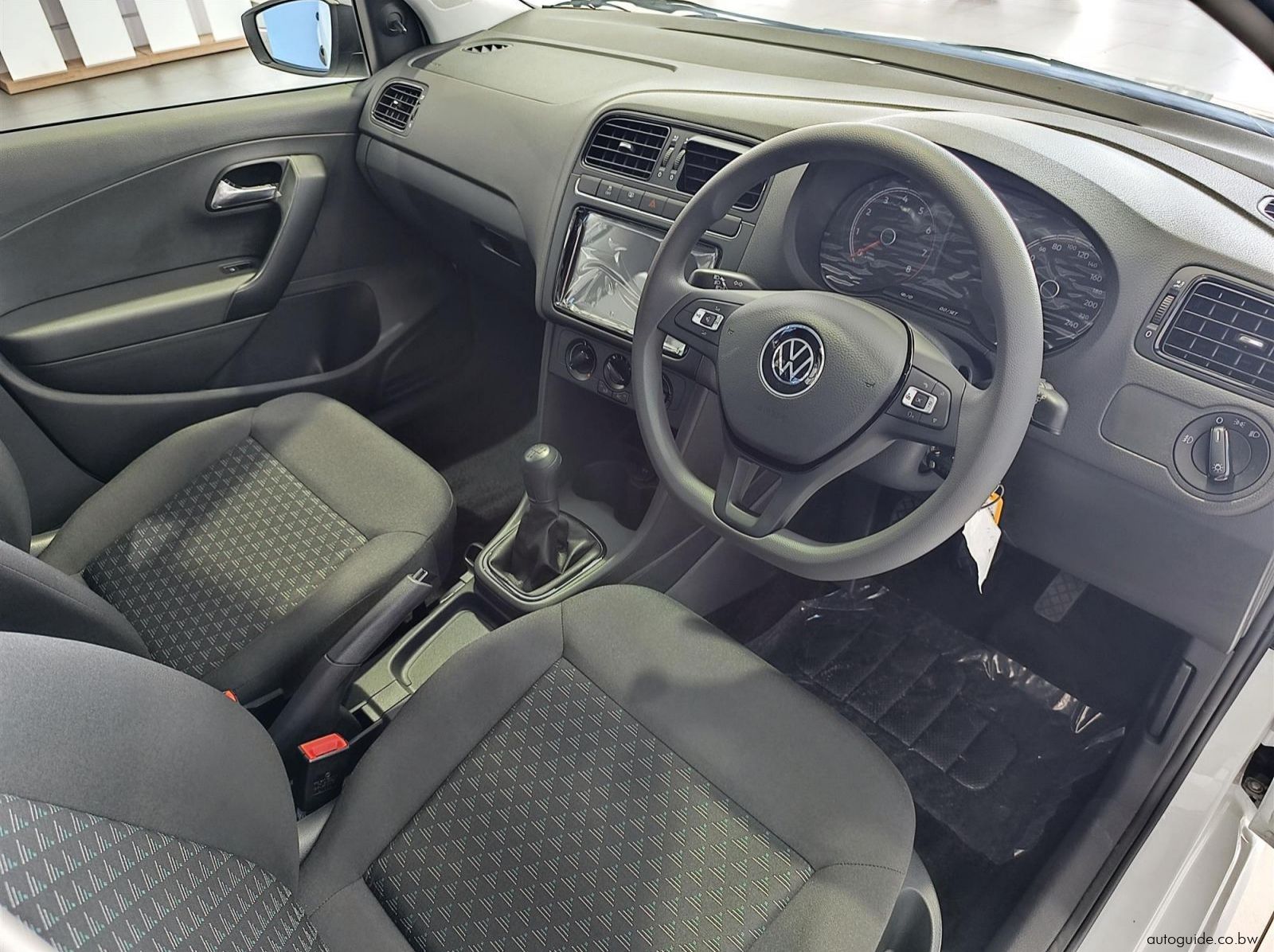 2025 Volkswagen Polo Vivo 1.4L 63kW pictures