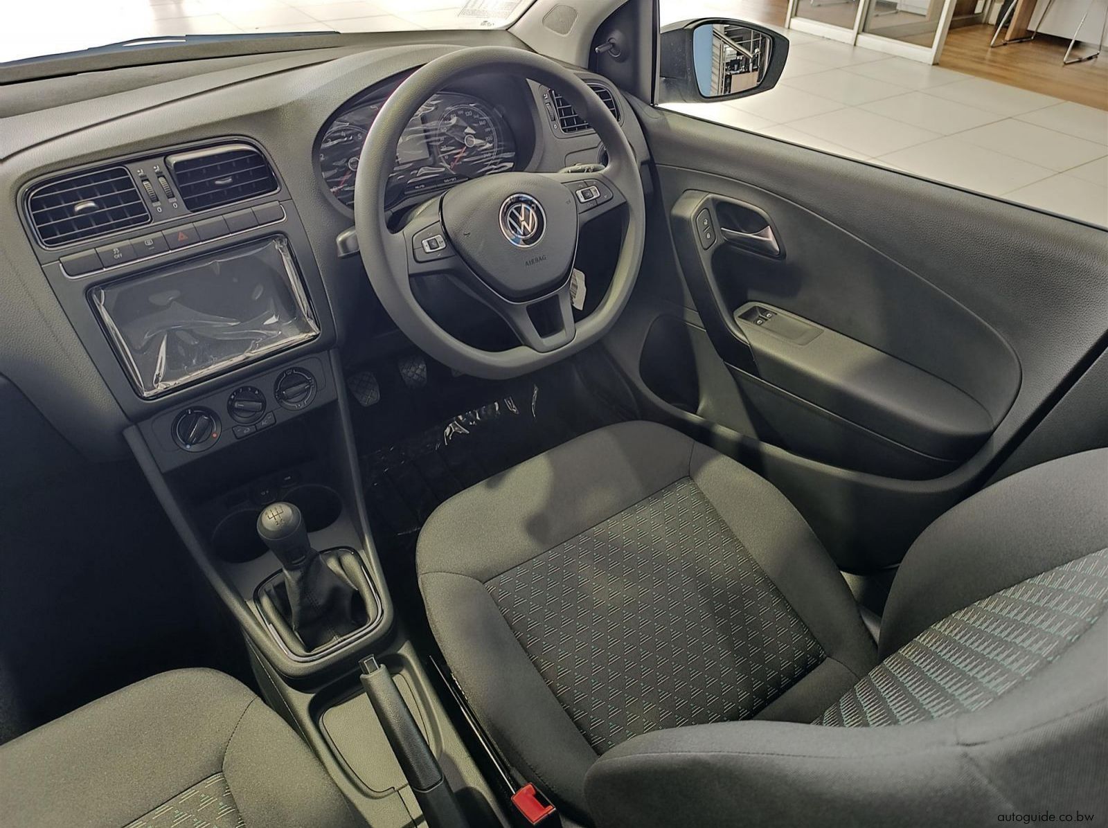 2025 Volkswagen Polo Vivo 1.4L 63kW pictures