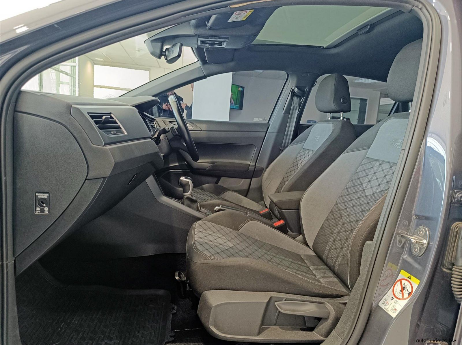 2024 Volkswagen Polo R-Line 1.0L TSi pictures