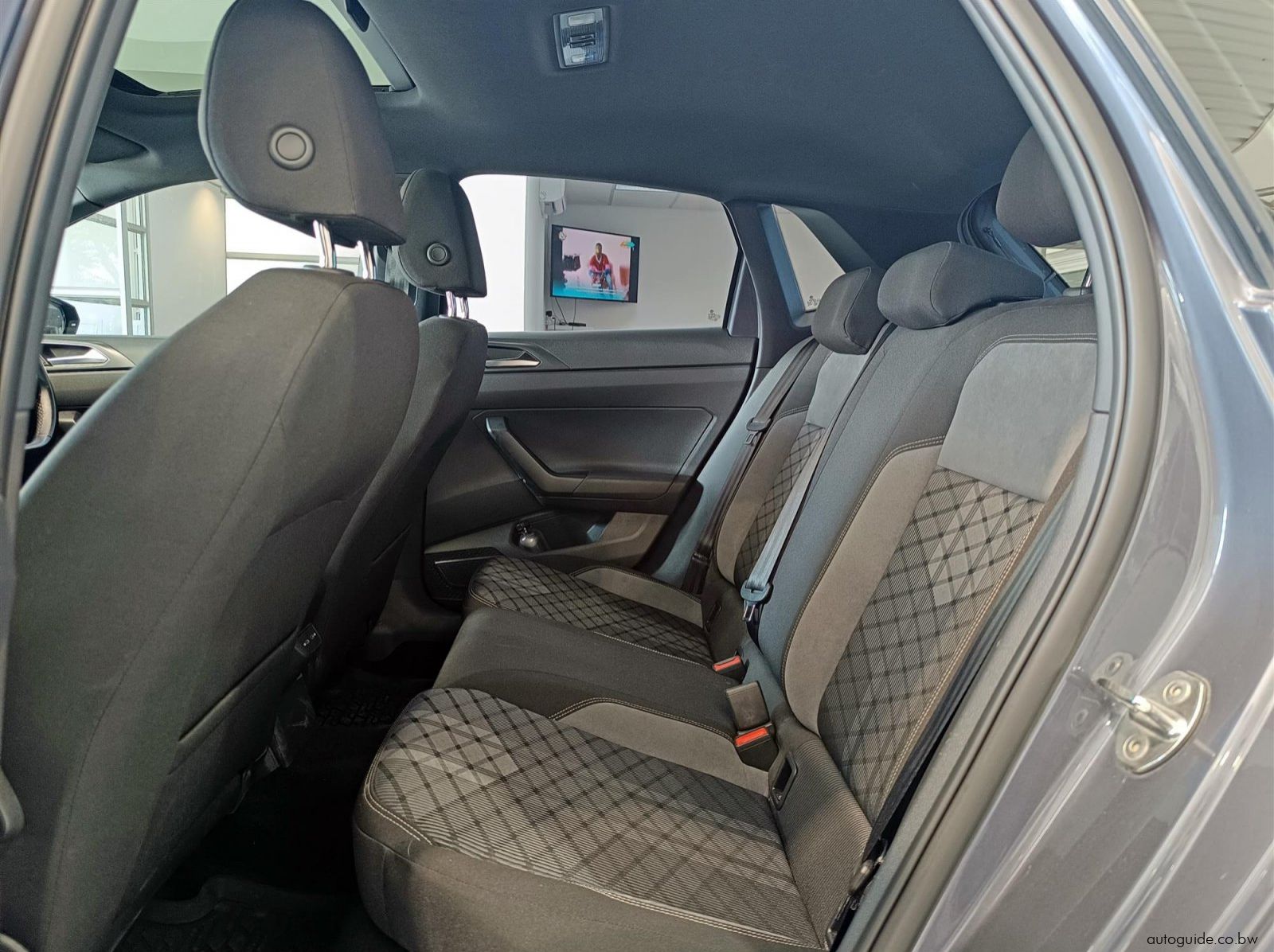 2024 Volkswagen Polo R-Line 1.0L TSi pictures