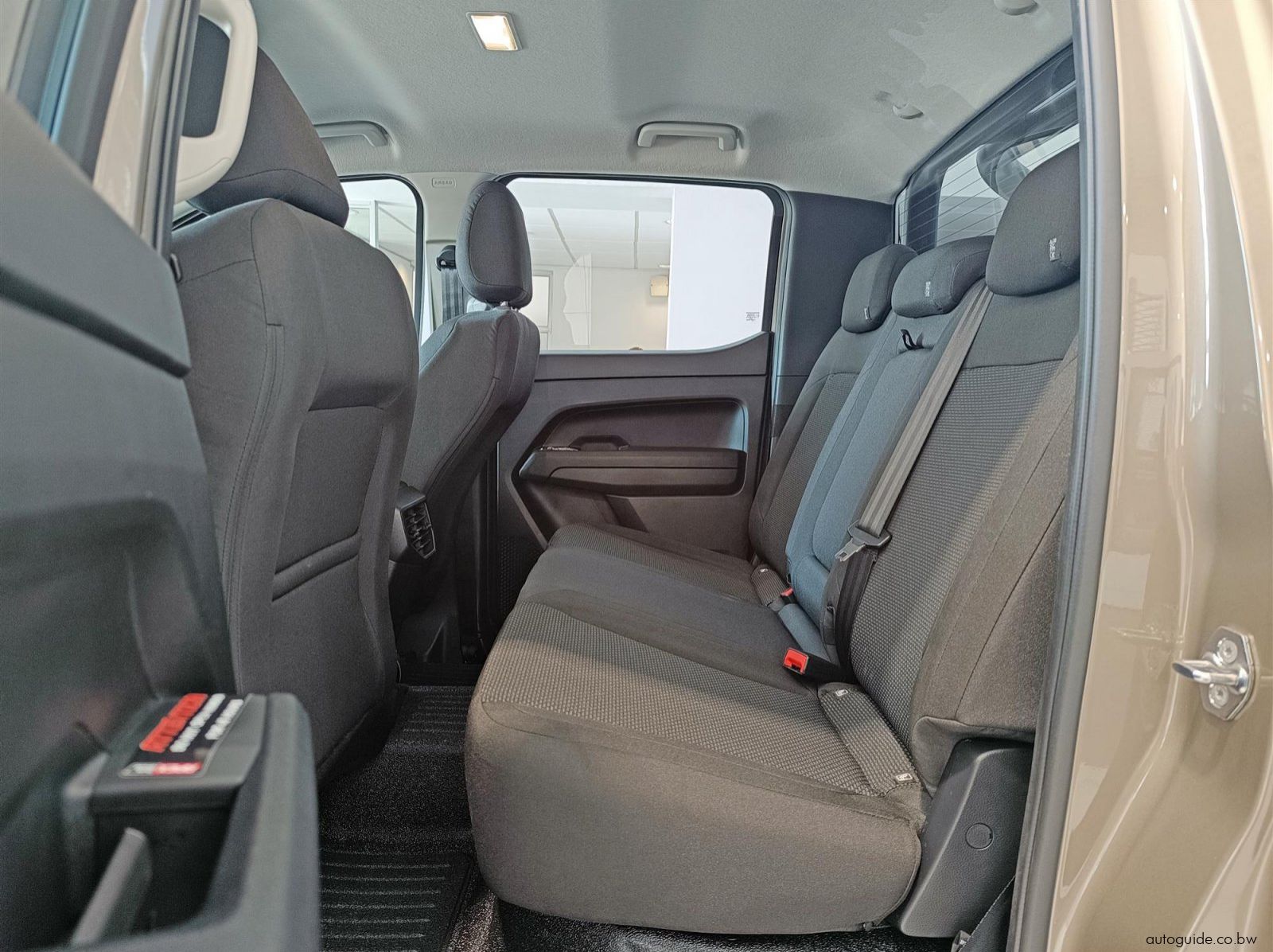 2026 Volkswagen Amarok D/C Base Model pictures