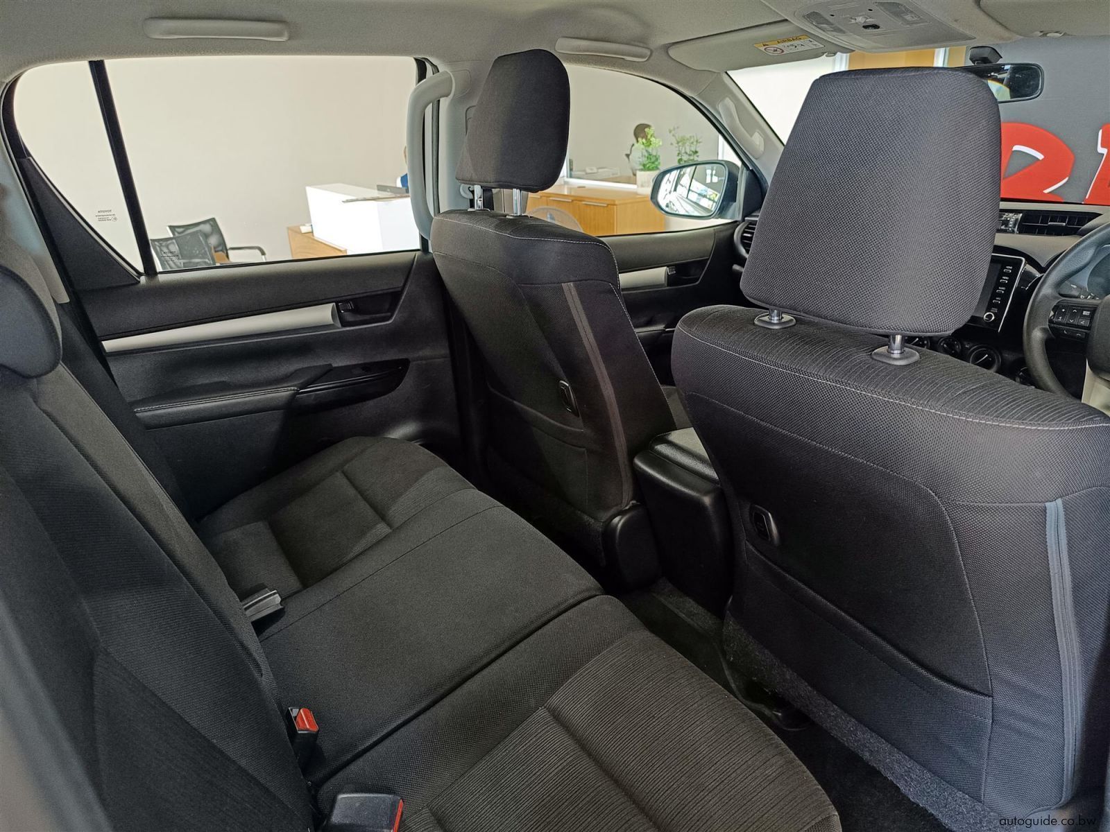 2023 Toyota Hilux Raider GD-6 2.4 4x4 AT photo