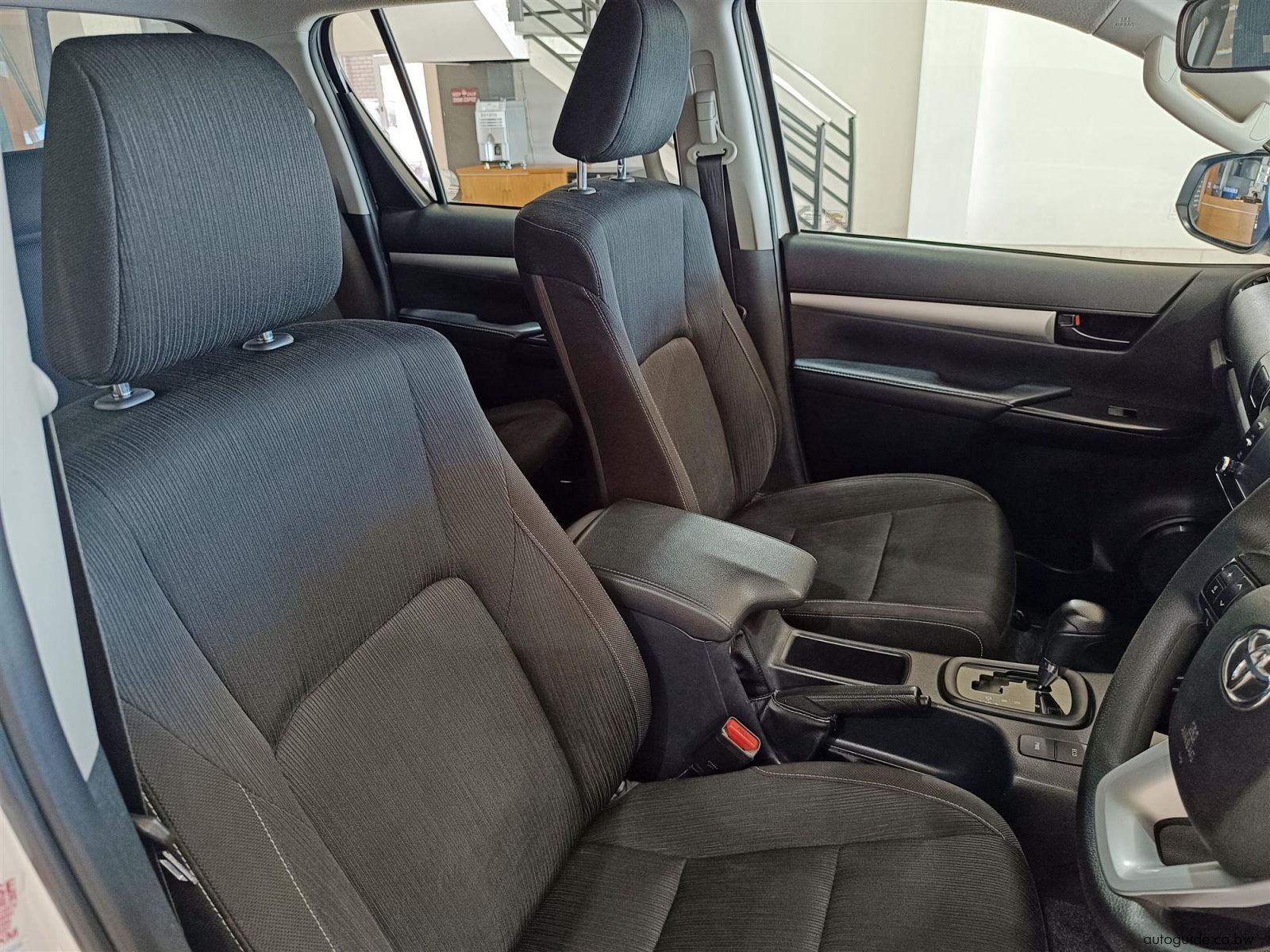 2023 Toyota Hilux Raider GD-6 2.4 4x4 AT photo