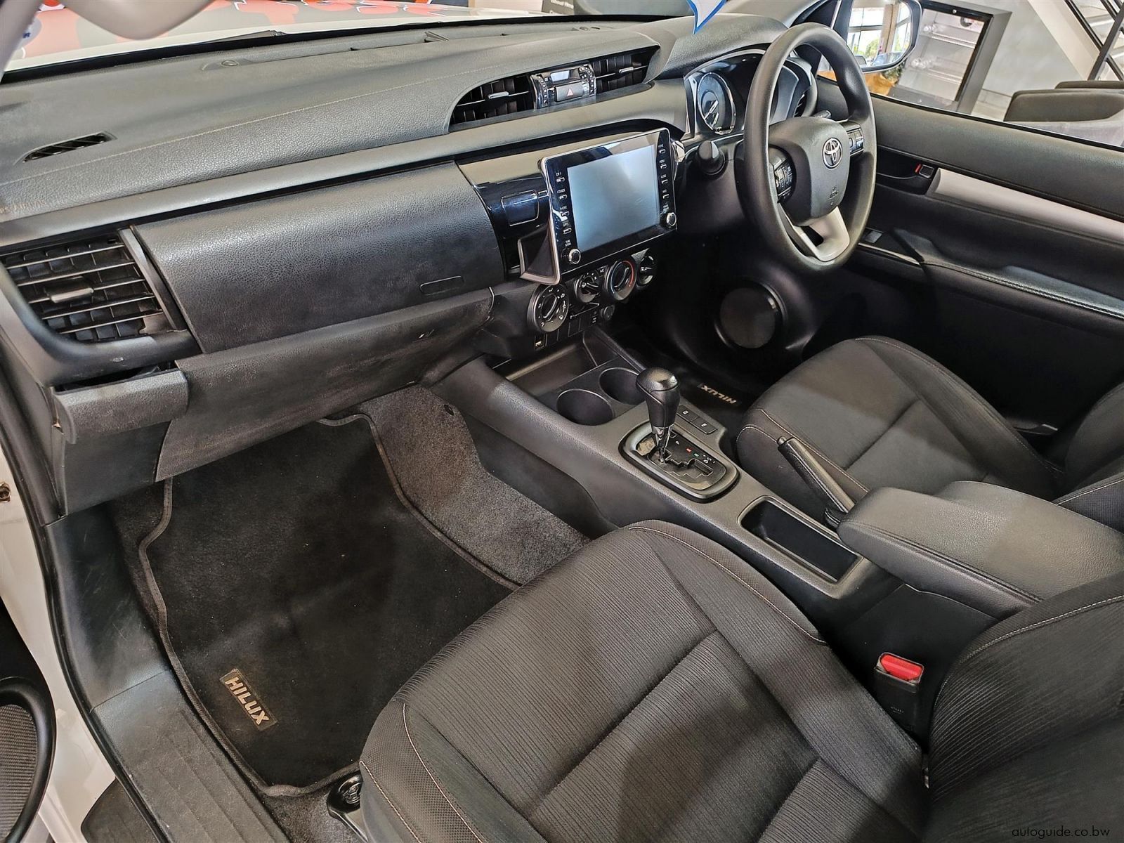 2023 Toyota Hilux Raider GD-6 2.4 4x4 AT photo