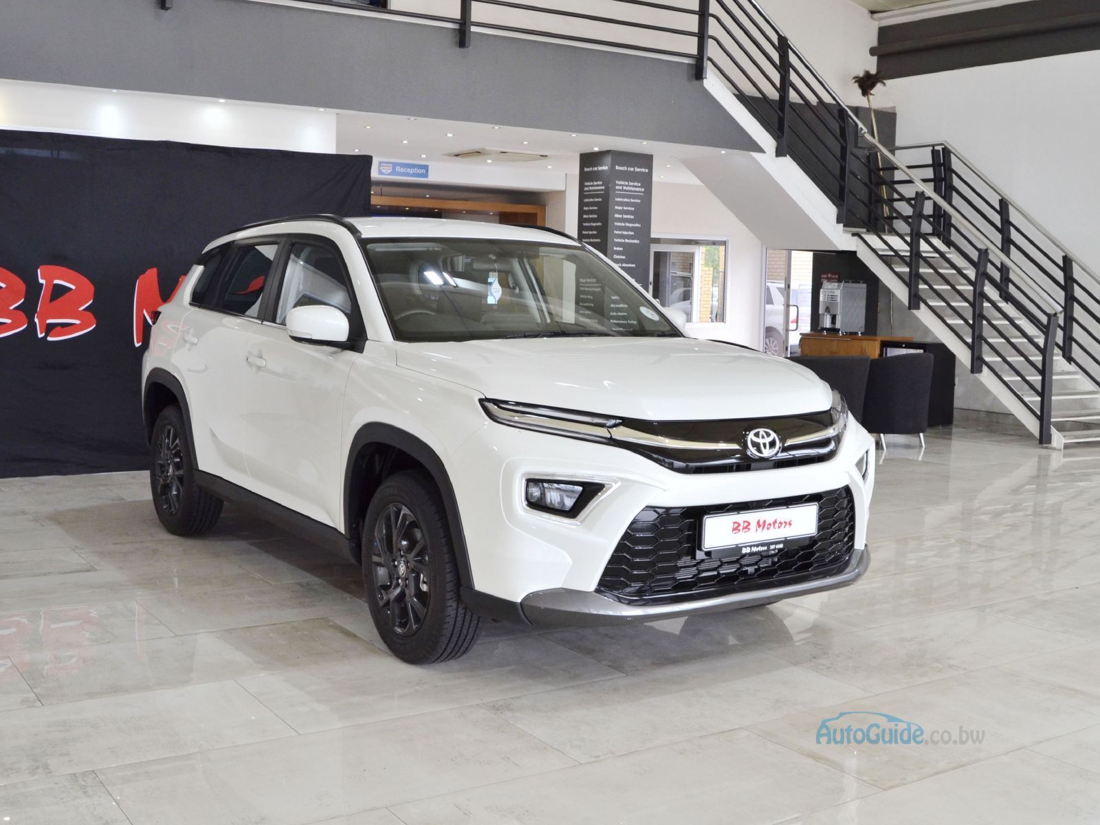 2025 Toyota Urban Cruiser XR photo