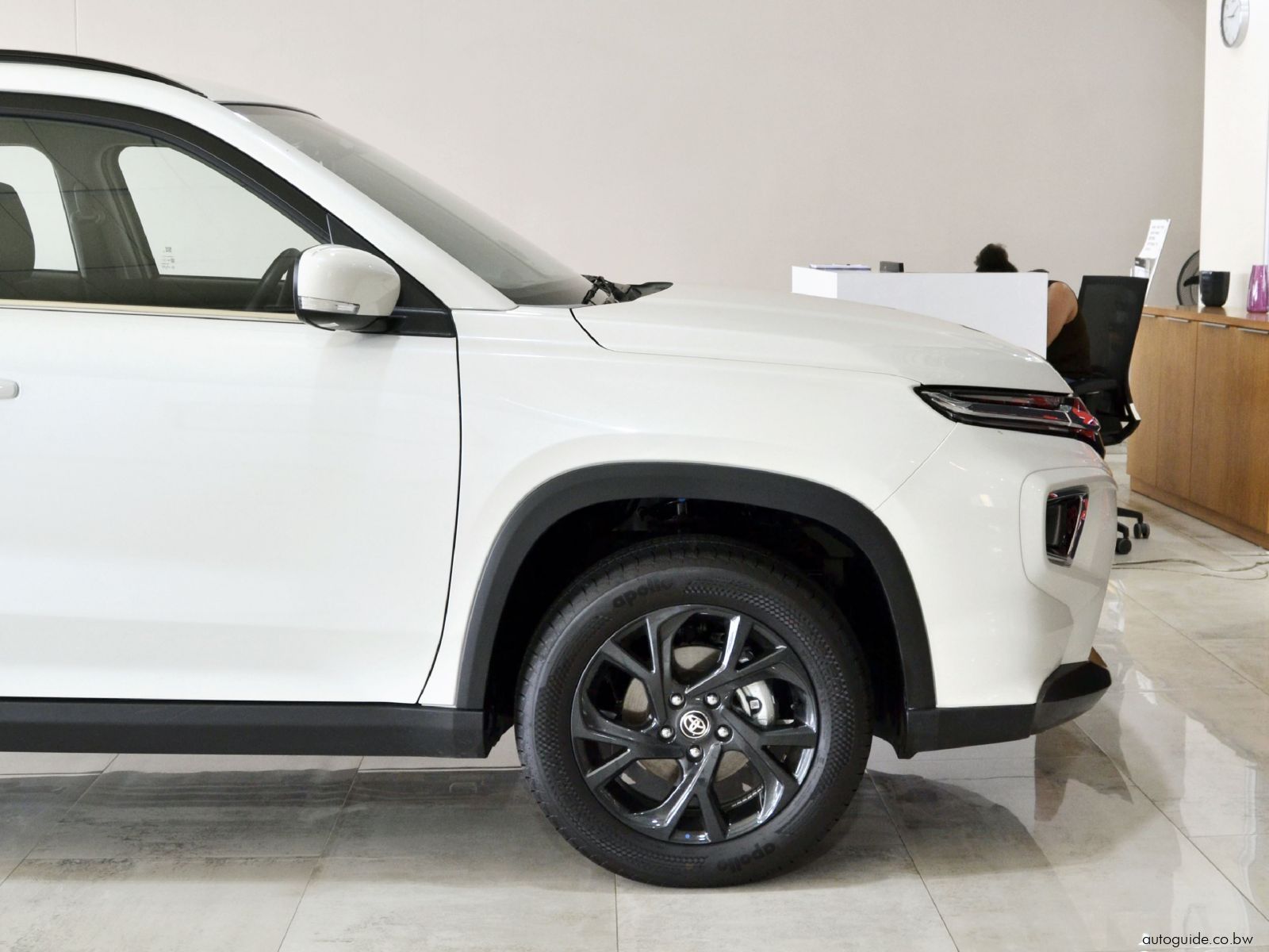 2025 Toyota Urban Cruiser XR photo