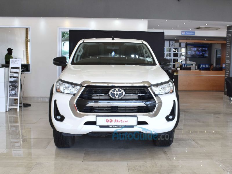2023 Toyota Hilux Raider X photo