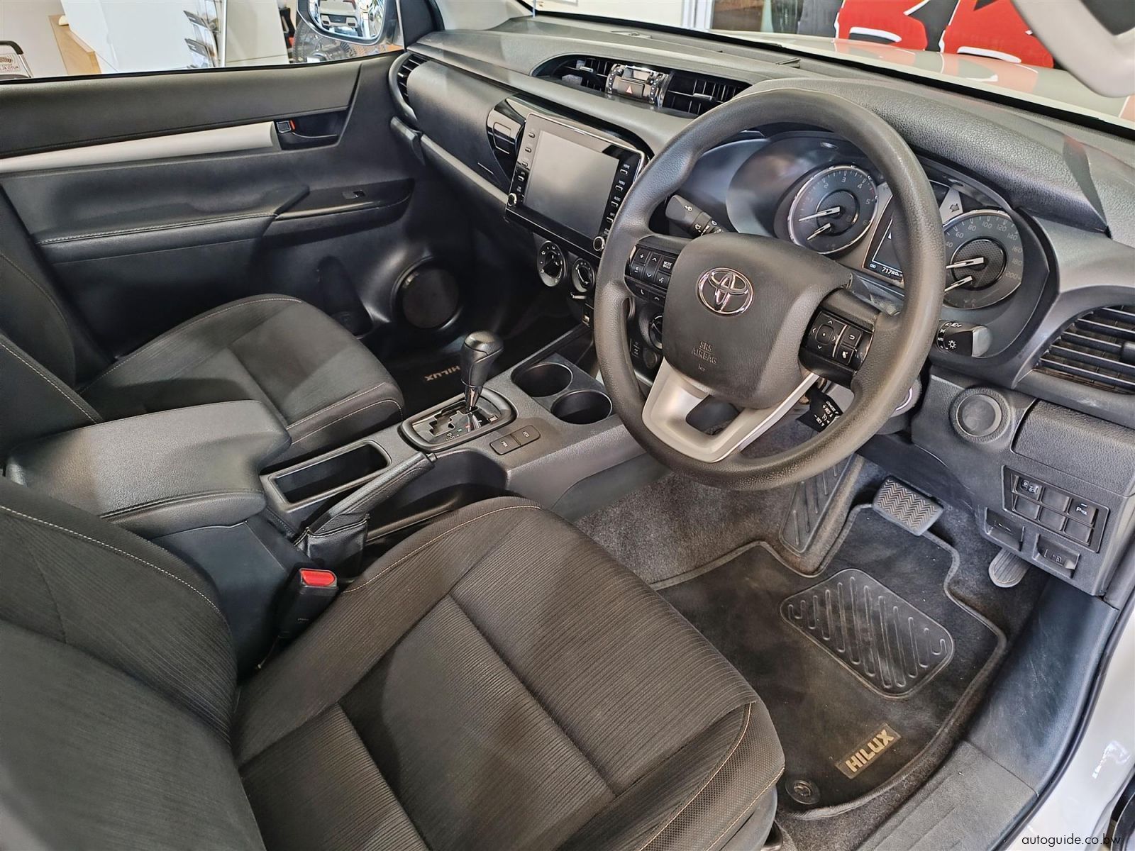 2023 Toyota Hilux Raider GD-6 2.4 4x4 AT photo