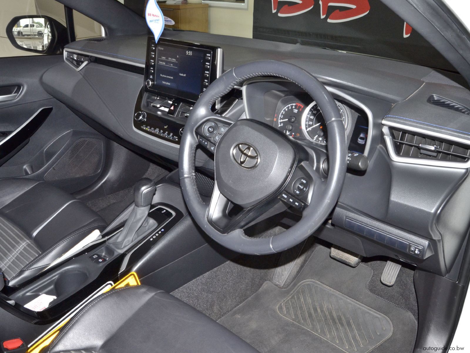 2020 Toyota Corolla XS photo