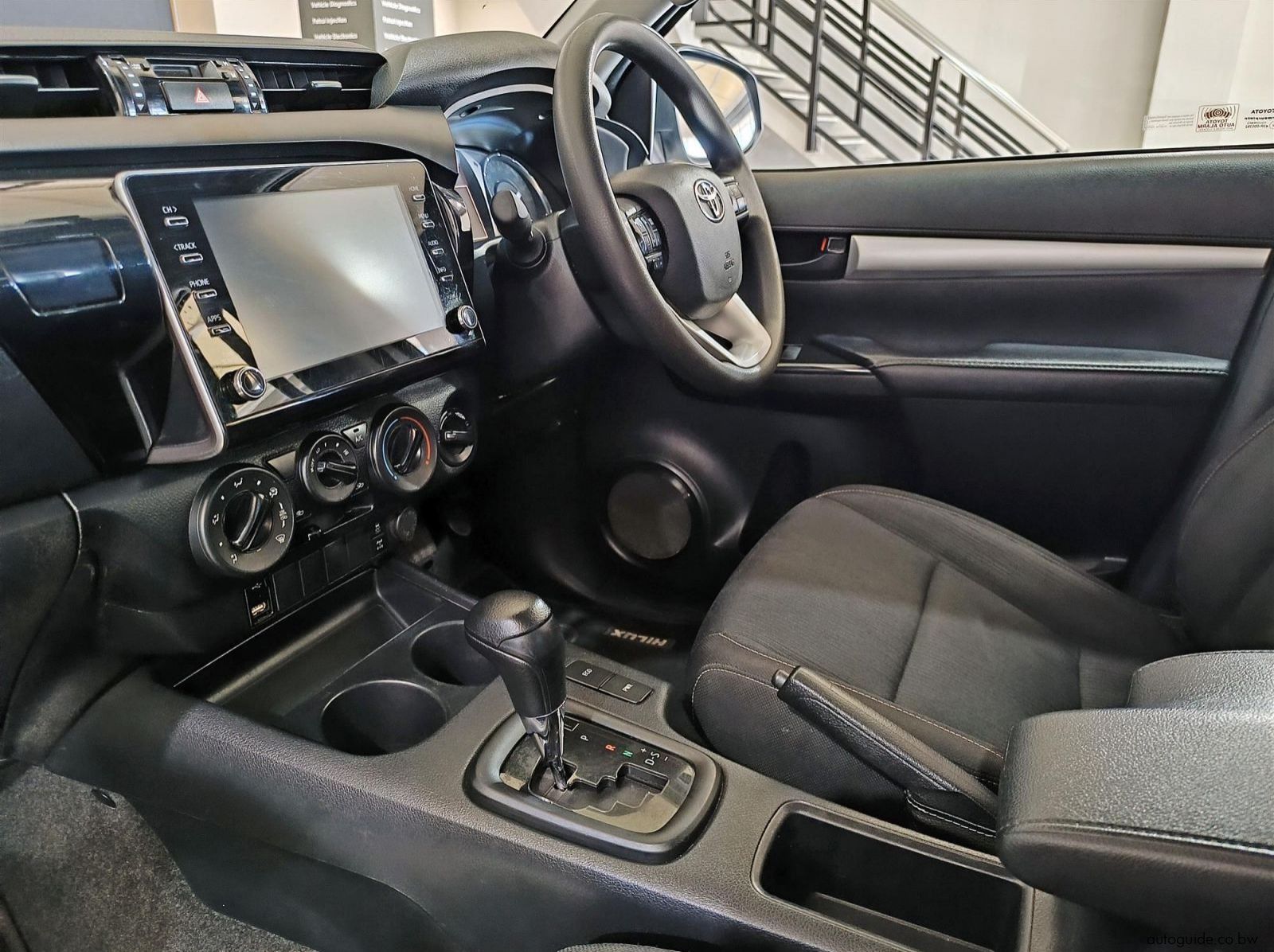 2023 Toyota Hilux Raider GD-6 2.4 4x4 AT pictures