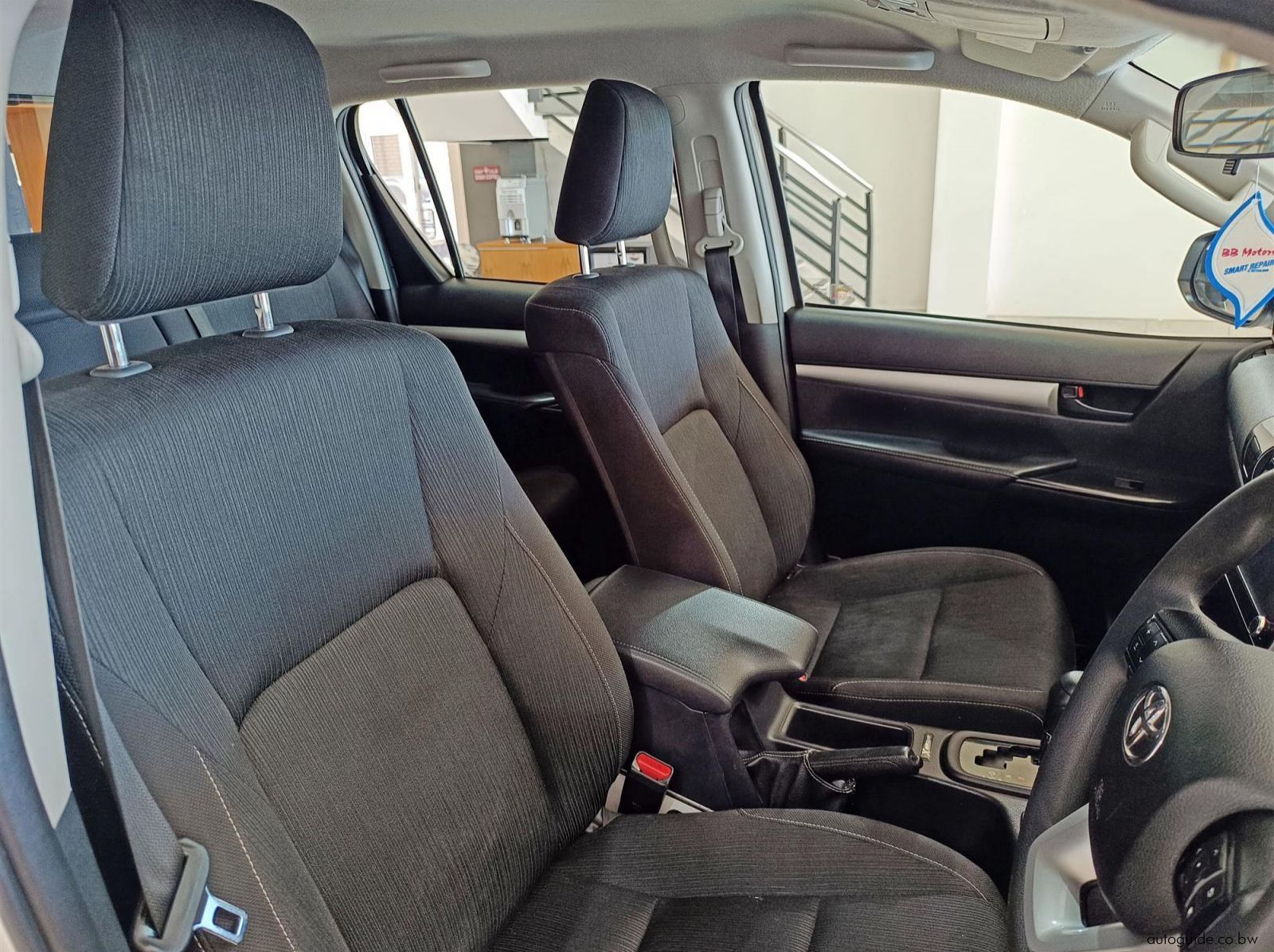 2024 Toyota Hilux Raider-X GD-6 2.4 4x4 AT pictures