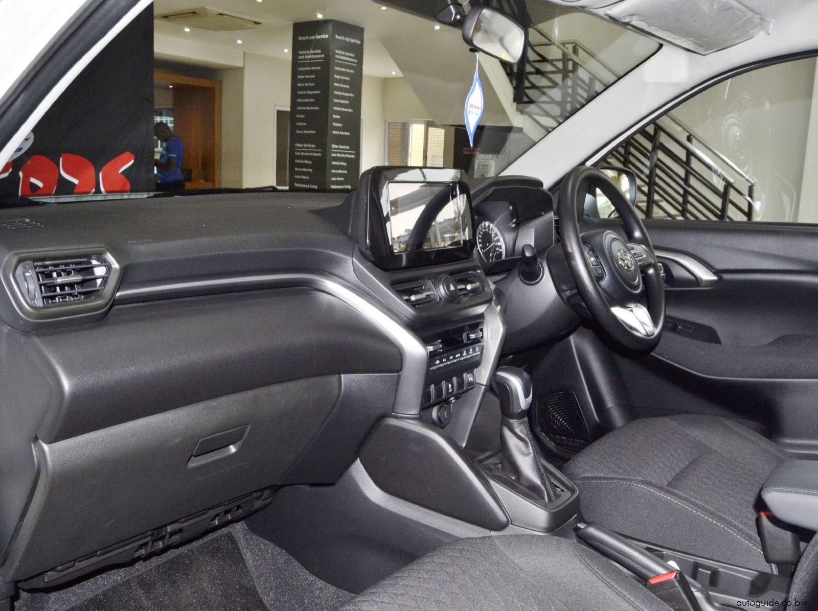 2025 Toyota Urban Cruiser XR pictures