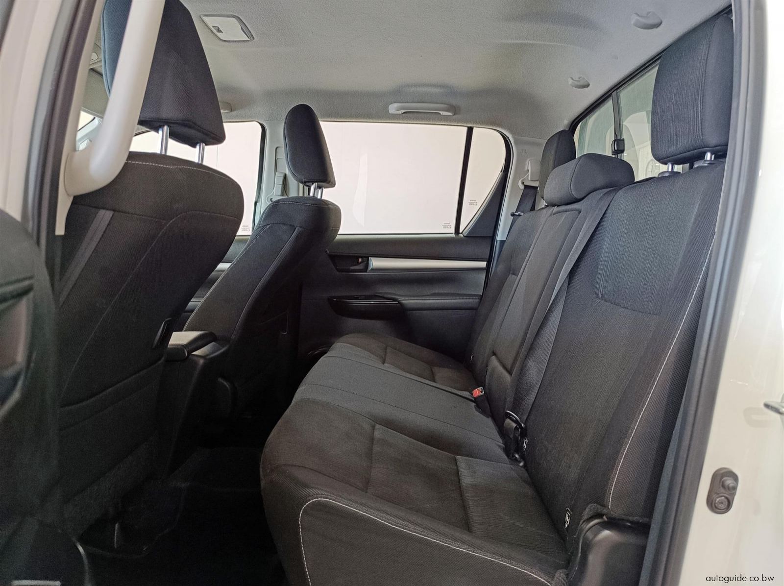 2024 Toyota Hilux Raider GD-6 2.4 4x4 AT pictures