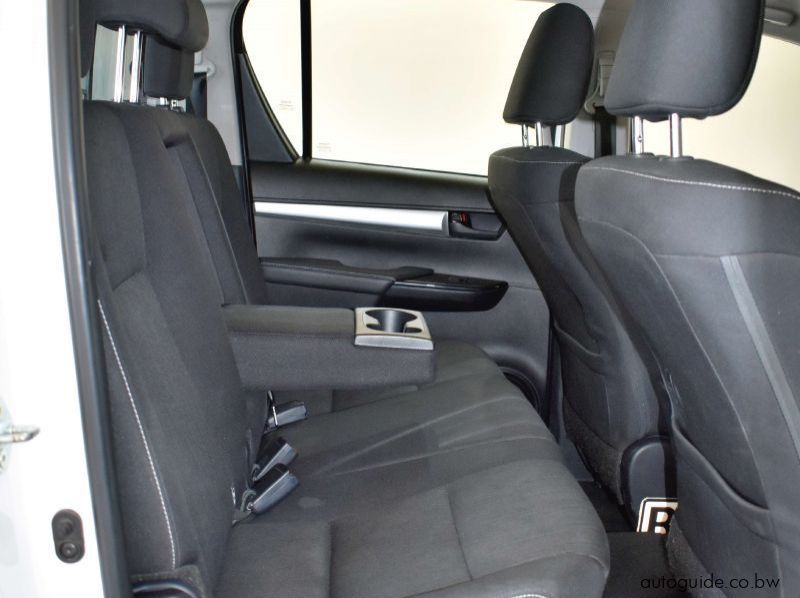 2023 Toyota Hilux Raider X pictures