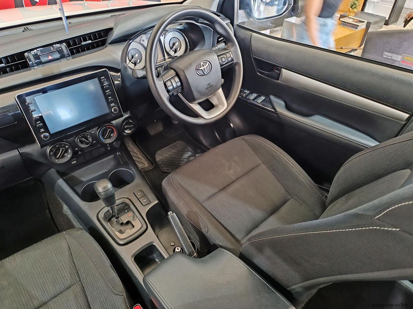 2024 Toyota Hilux Raider GD-6 2.4 4x4 AT pictures