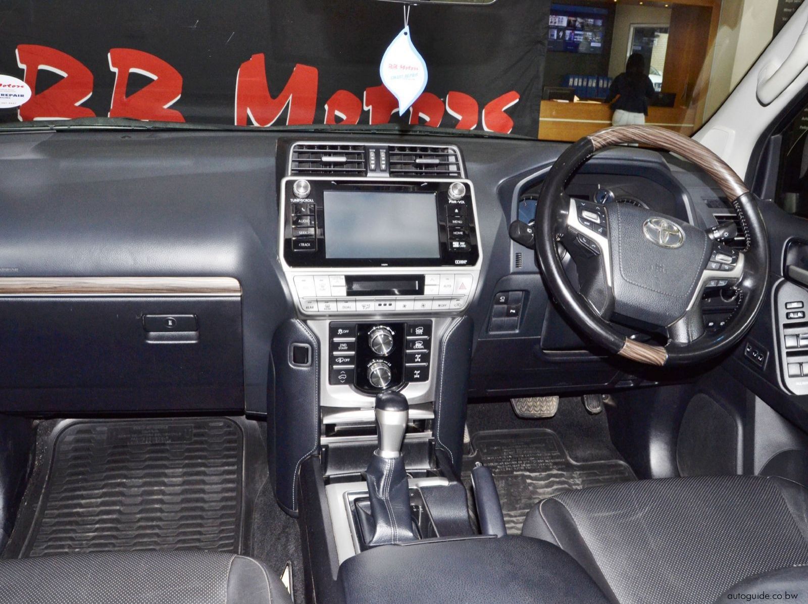 2018 Toyota Prado VX.L V6 pictures