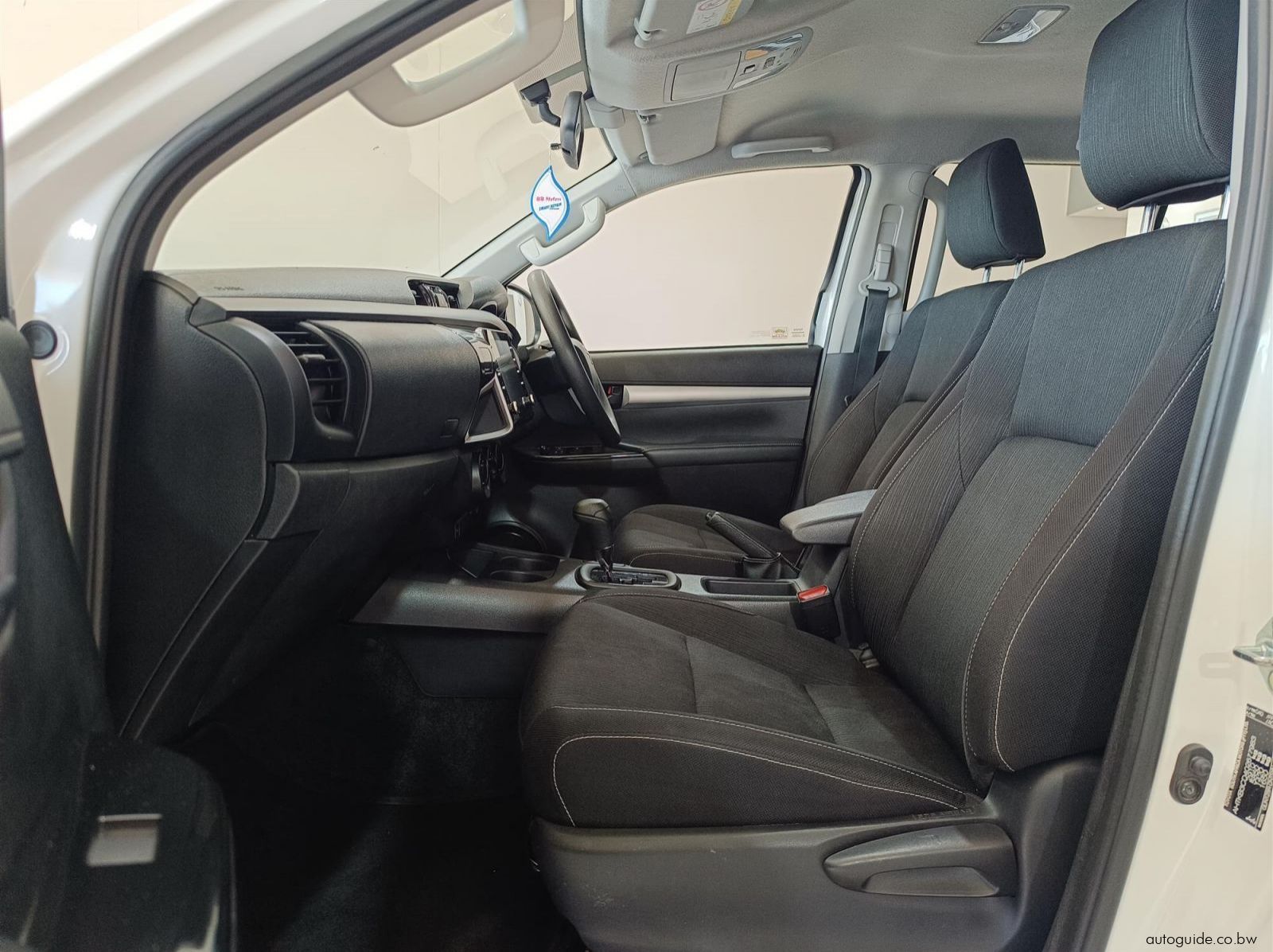 2024 Toyota Hilux Raider GD-6 2.4 4x4 AT pictures