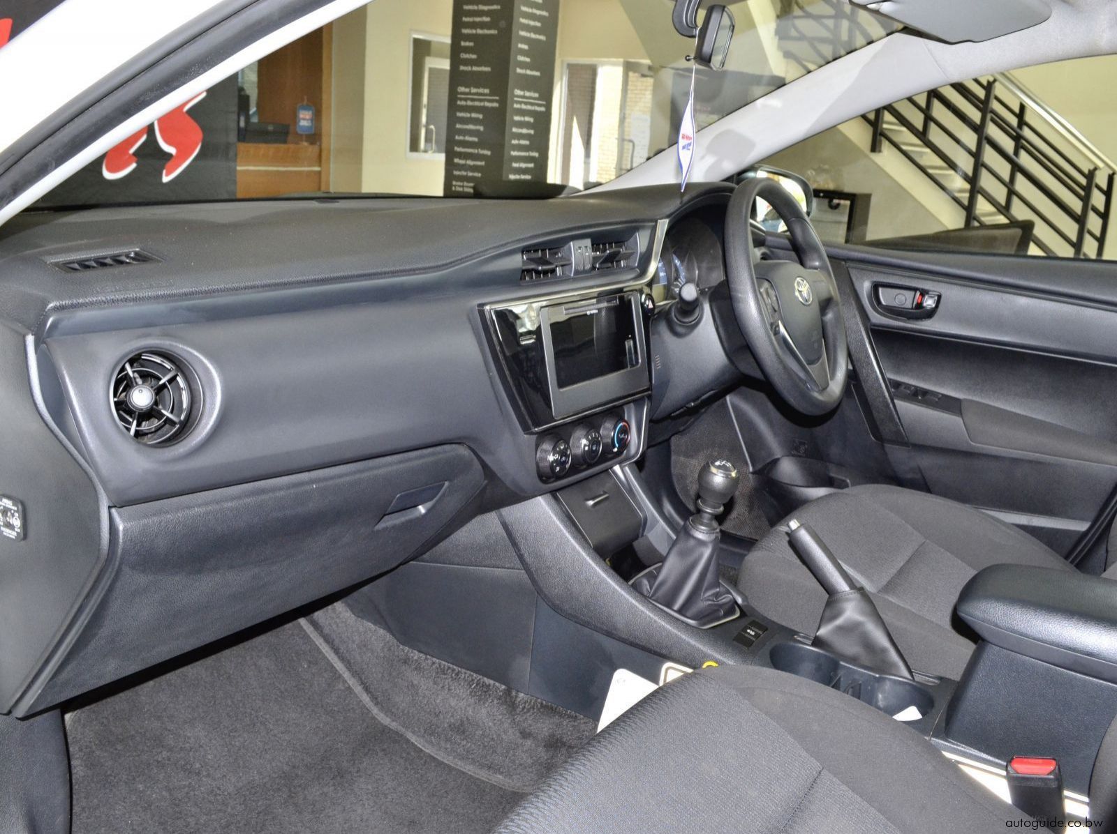 2024 Toyota Corolla Quest pictures