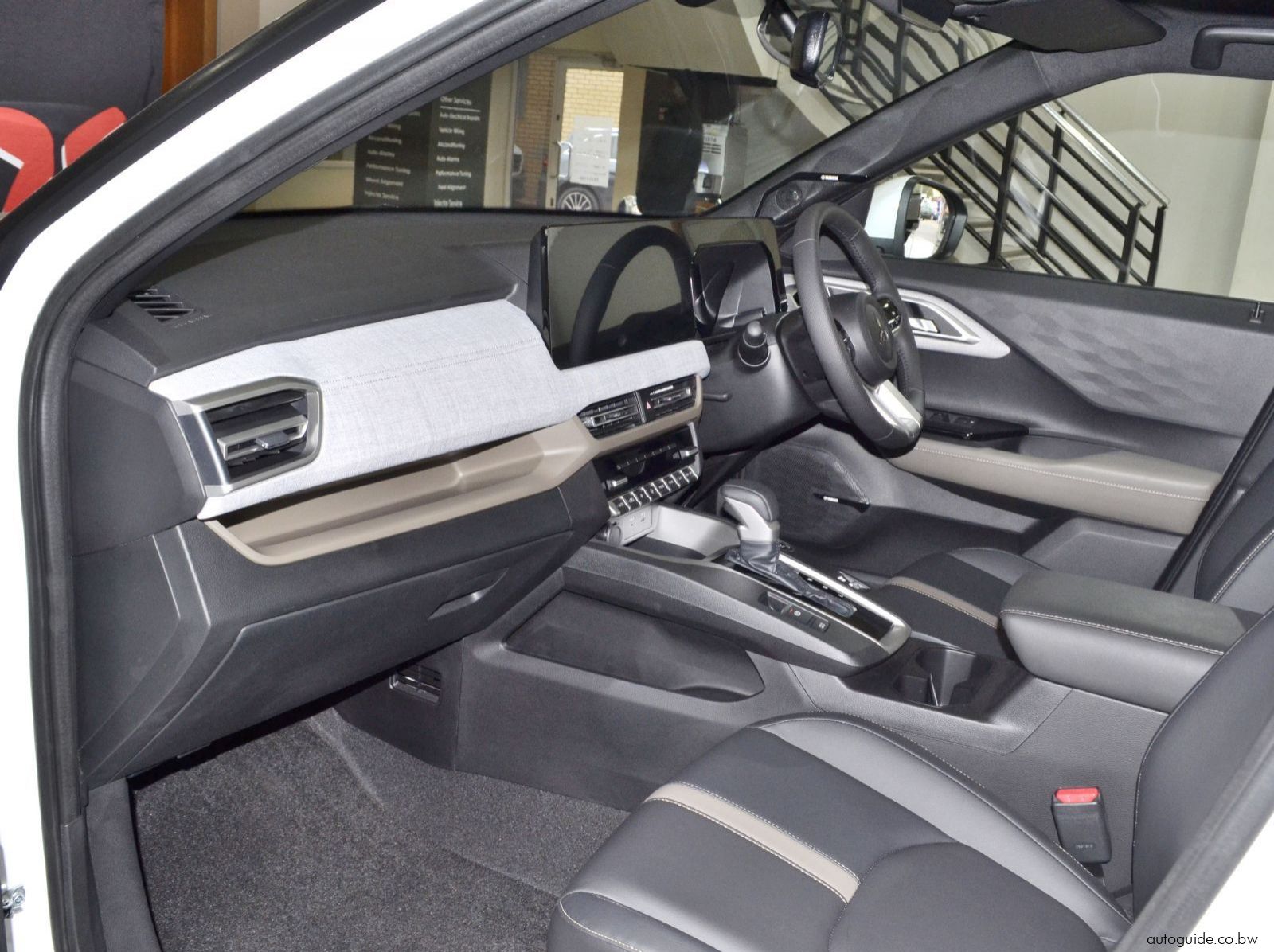 2025 Mitsubishi Outlander Sport - A/T - FWD pictures