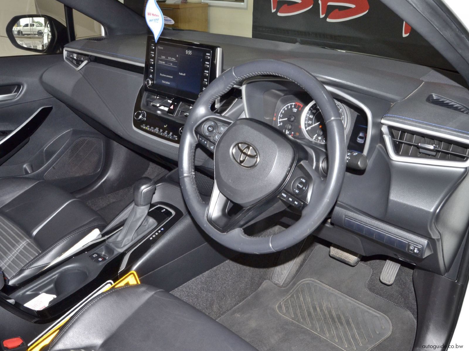 2020 Toyota Corolla XS pictures