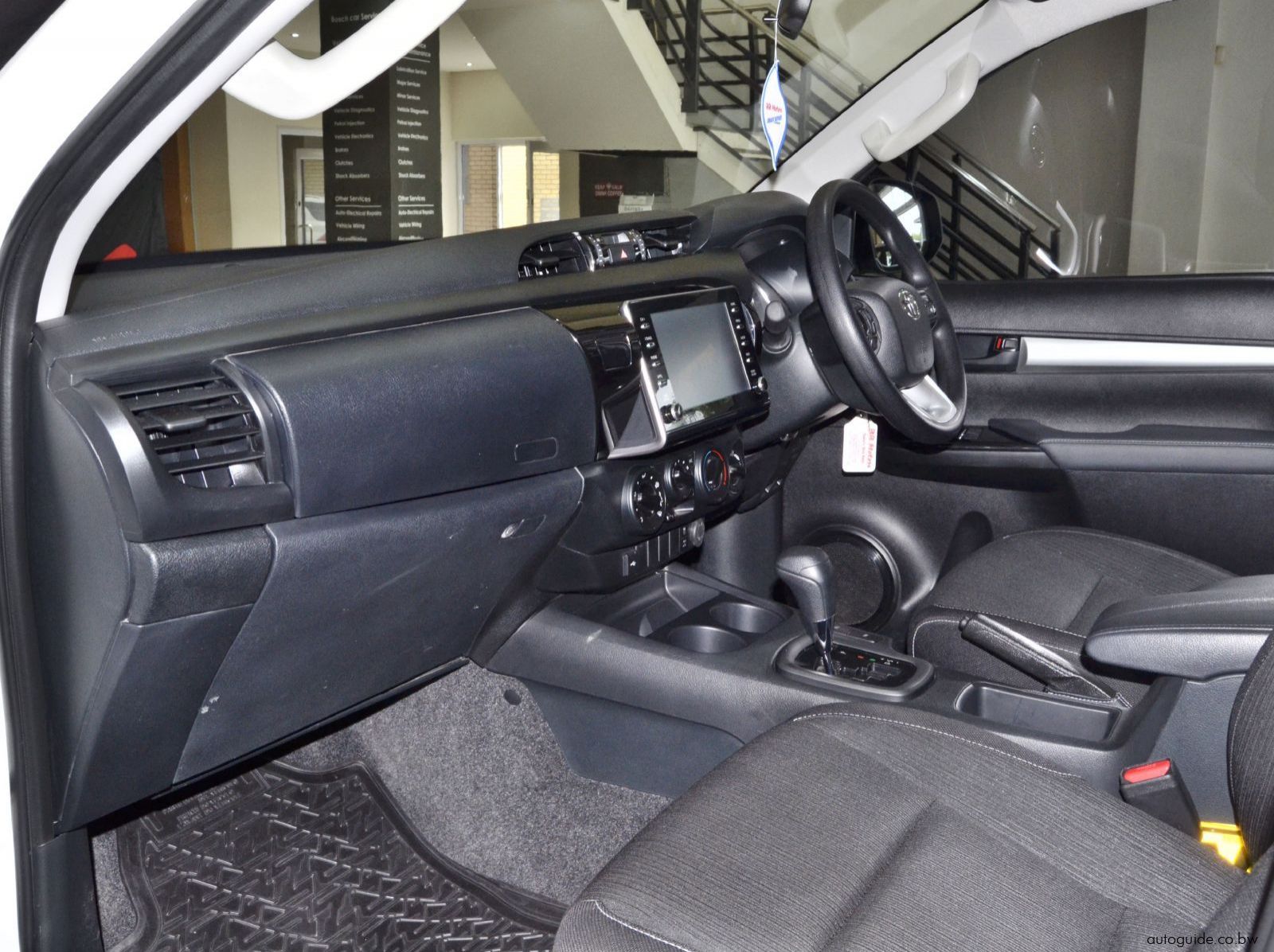 2024 Toyota Hilux GD6 pictures