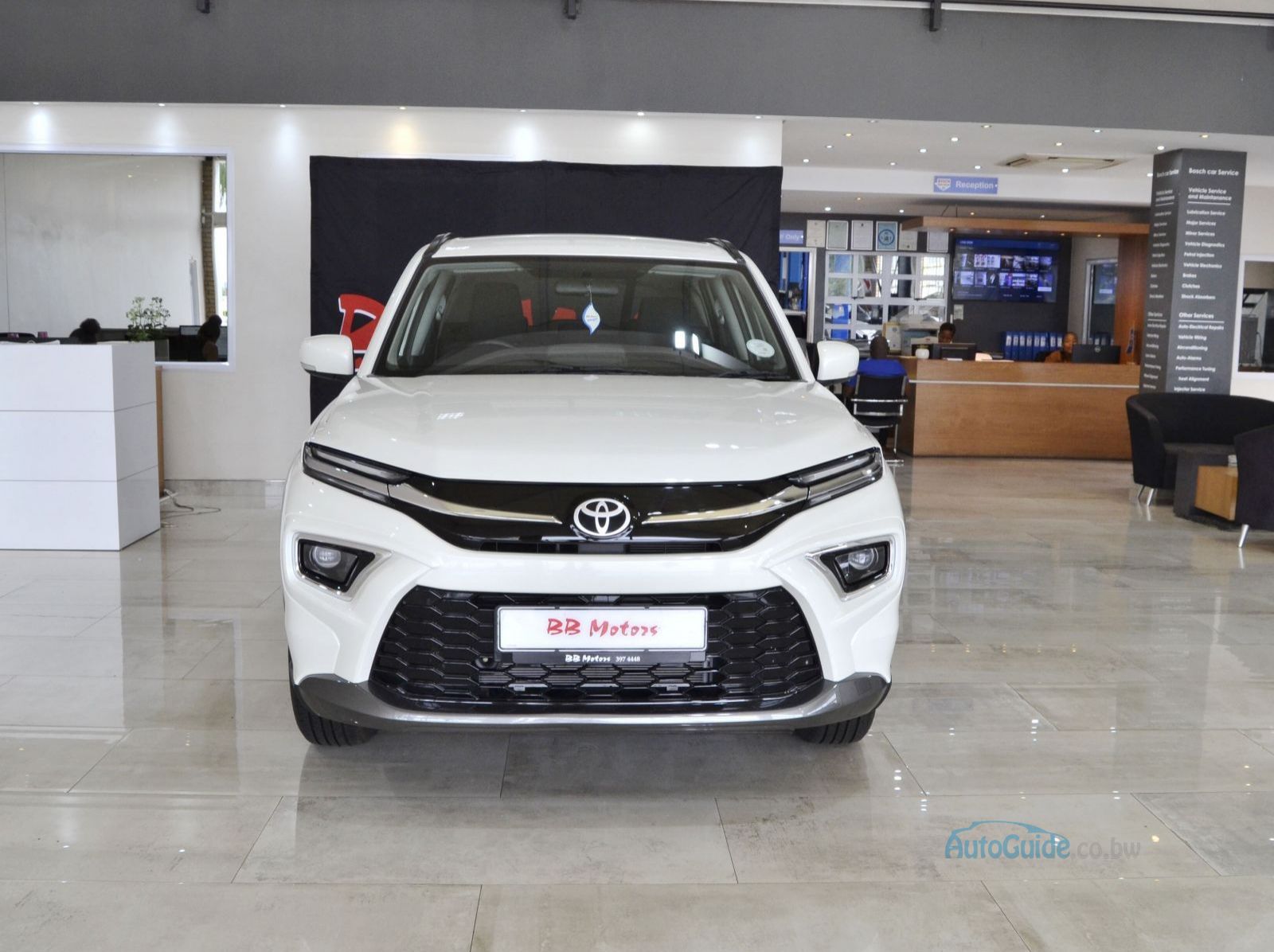 2025 Toyota Urban Cruiser XR pictures
