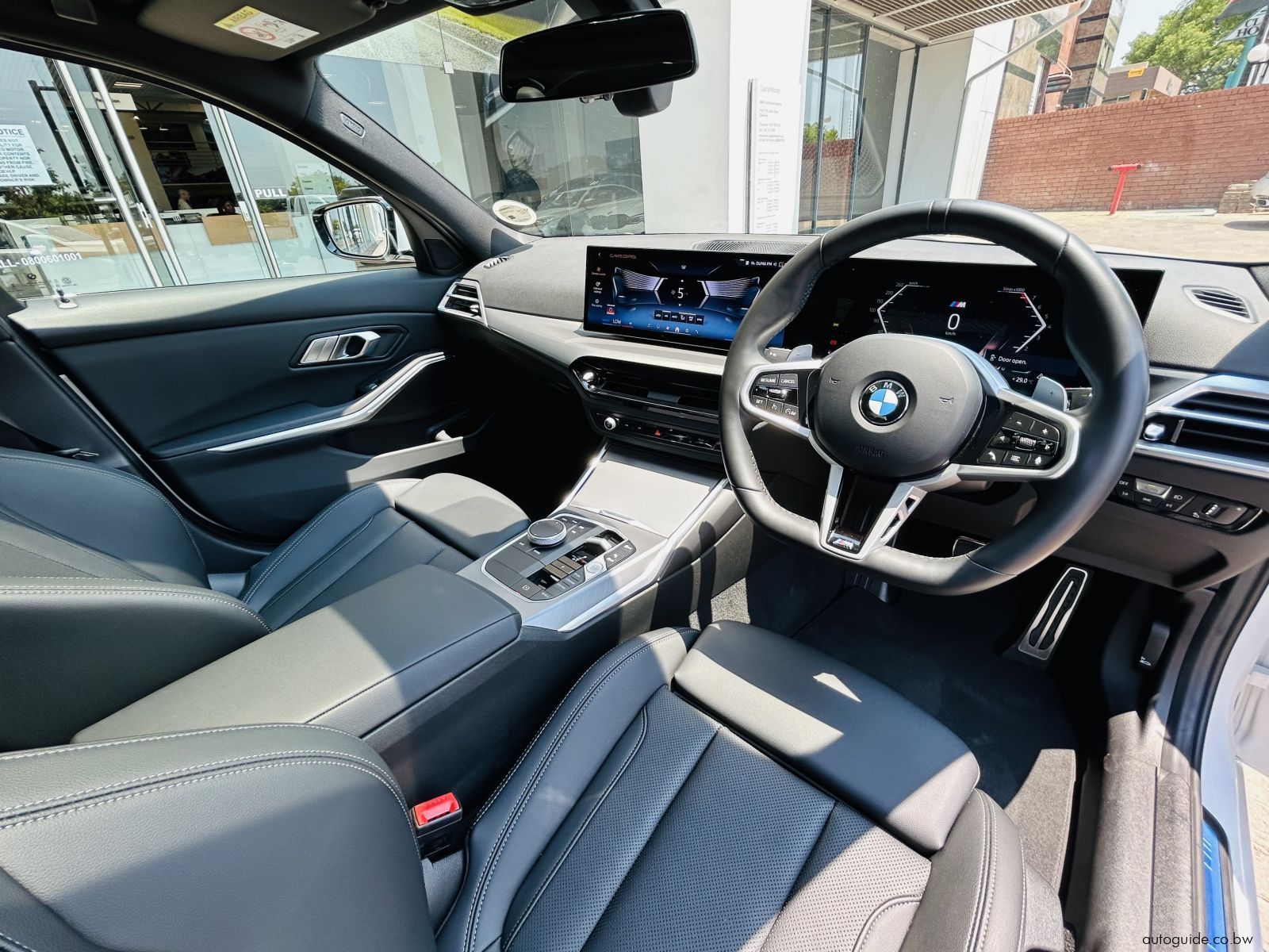 2025 BMW 320i LCI photo
