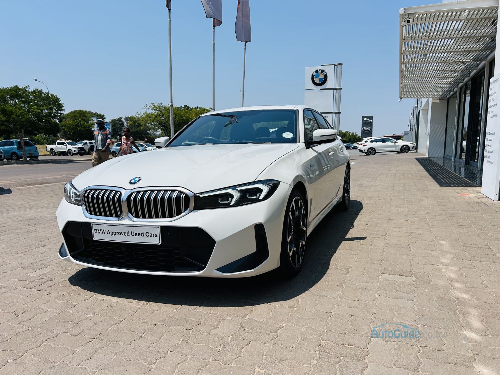 2025 BMW 320i LCI photo
