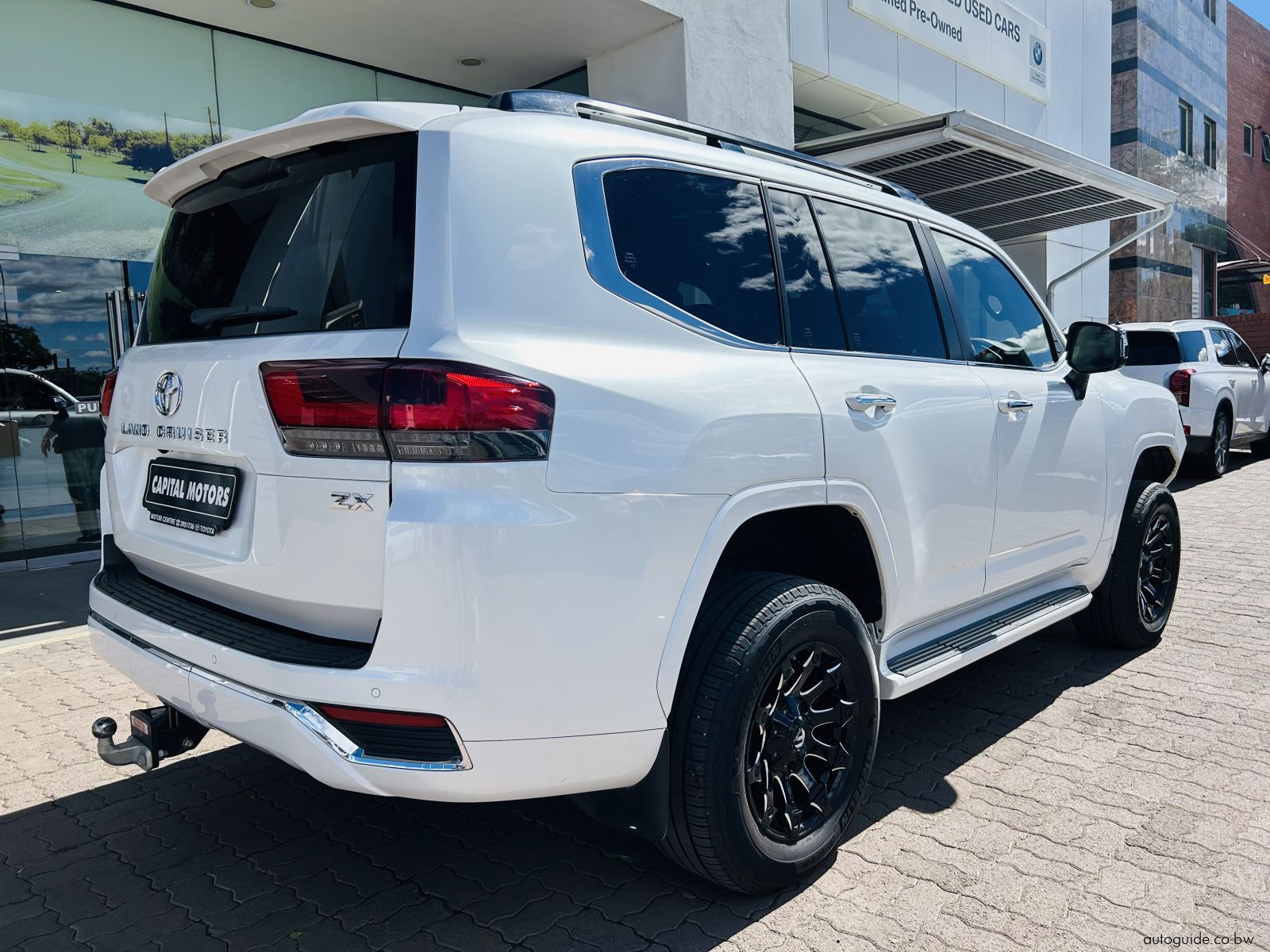 2021 Toyota Land Cruiser 300 Series ZX photo