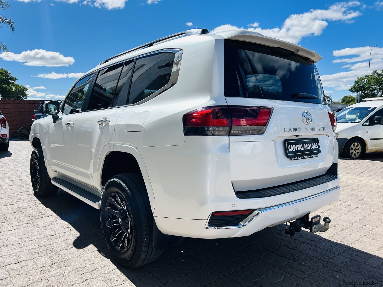 2021 Toyota Land Cruiser 300 Series ZX photo