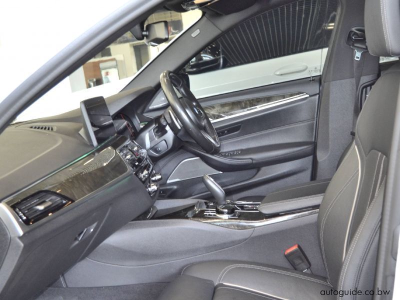 2021 BMW 520d photo