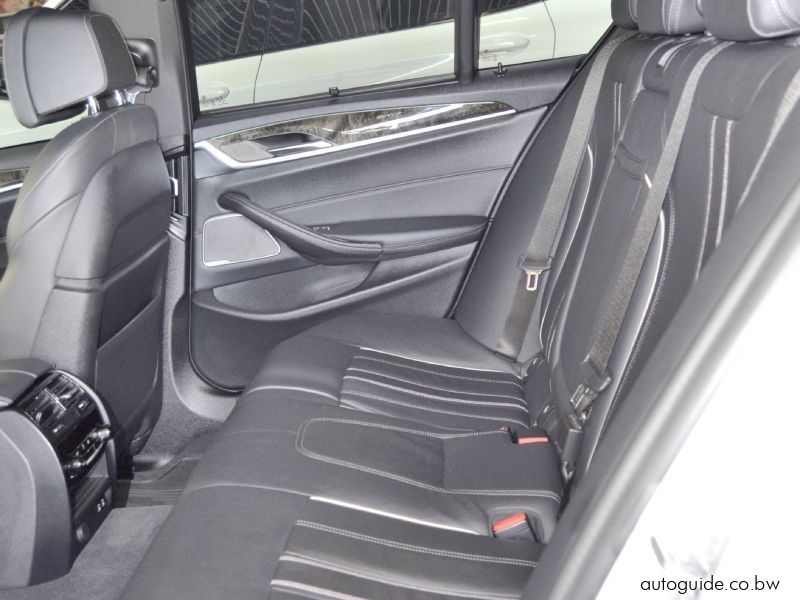2021 BMW 520d photo