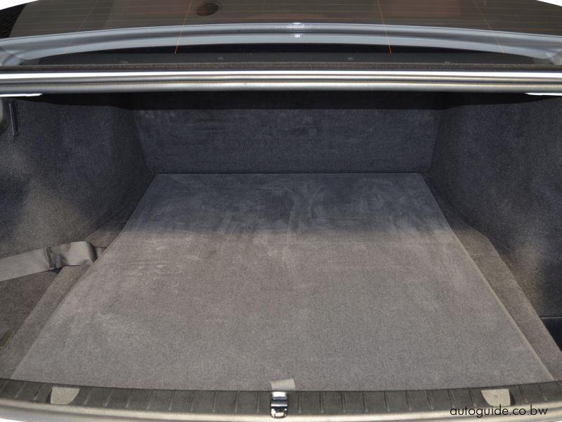 2018 BMW 750i photo