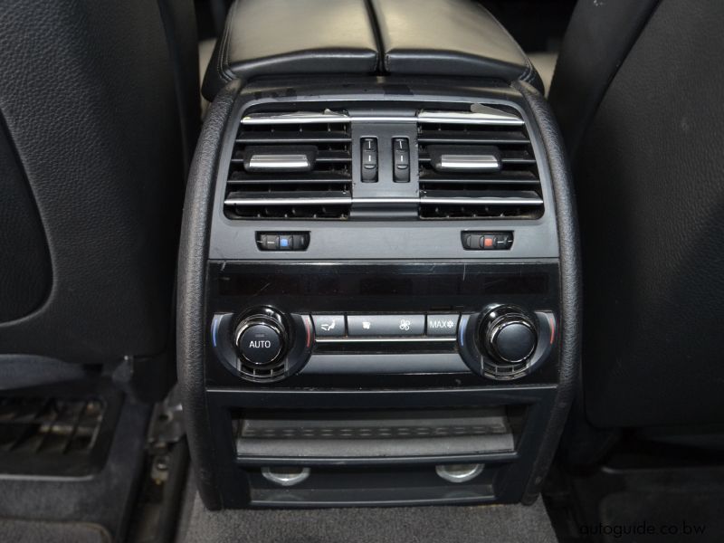 2009 BMW 750i photo