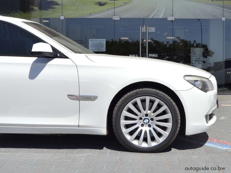 2009 BMW 750i photo