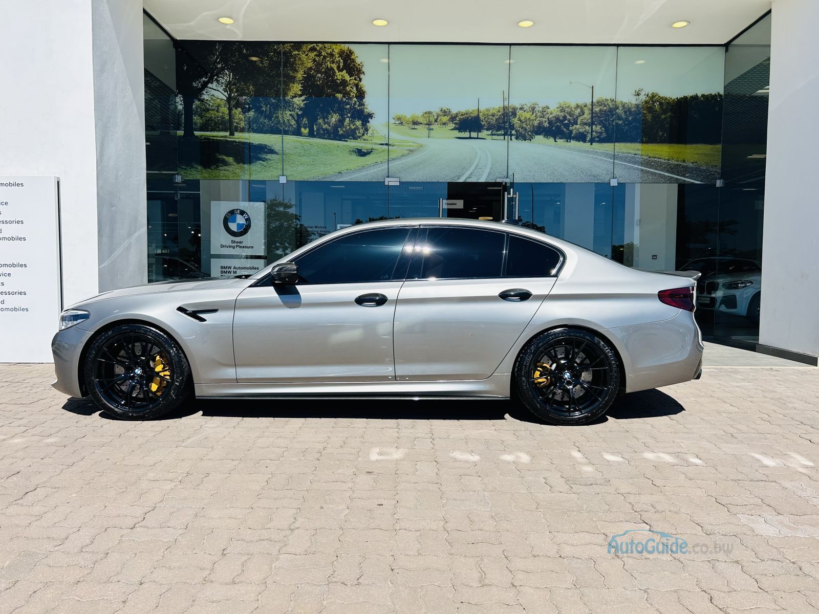 2020 BMW M5 Competition photo