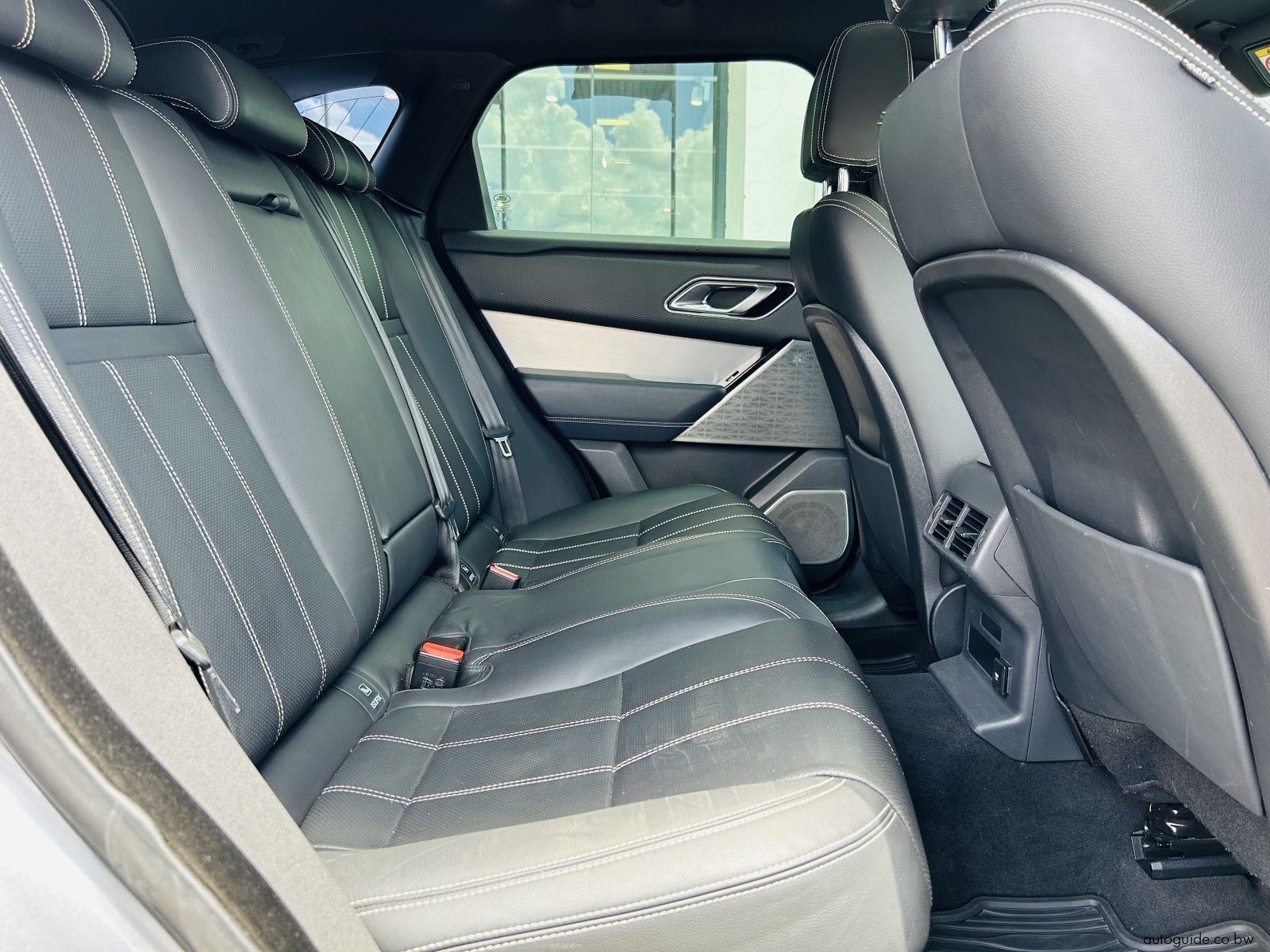 2021 Land Rover Range Rover Velar SE photo