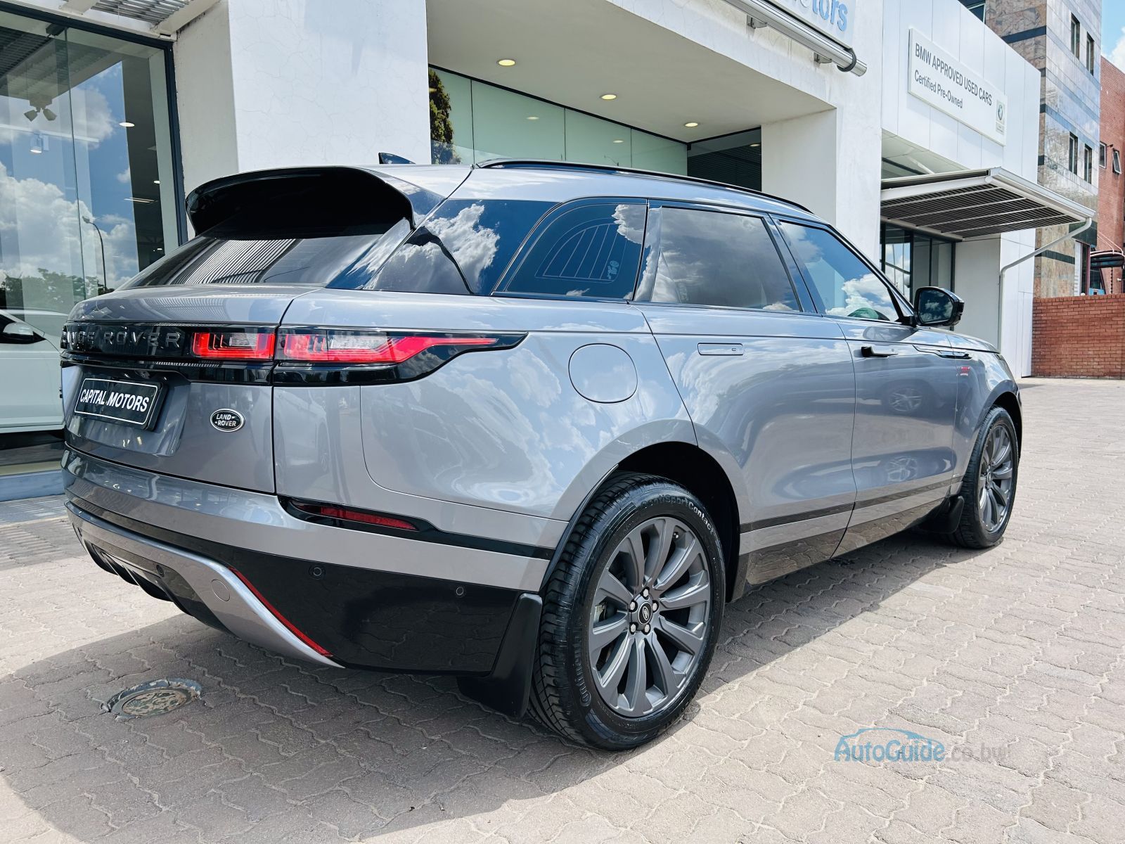 2021 Land Rover Range Rover Velar SE photo